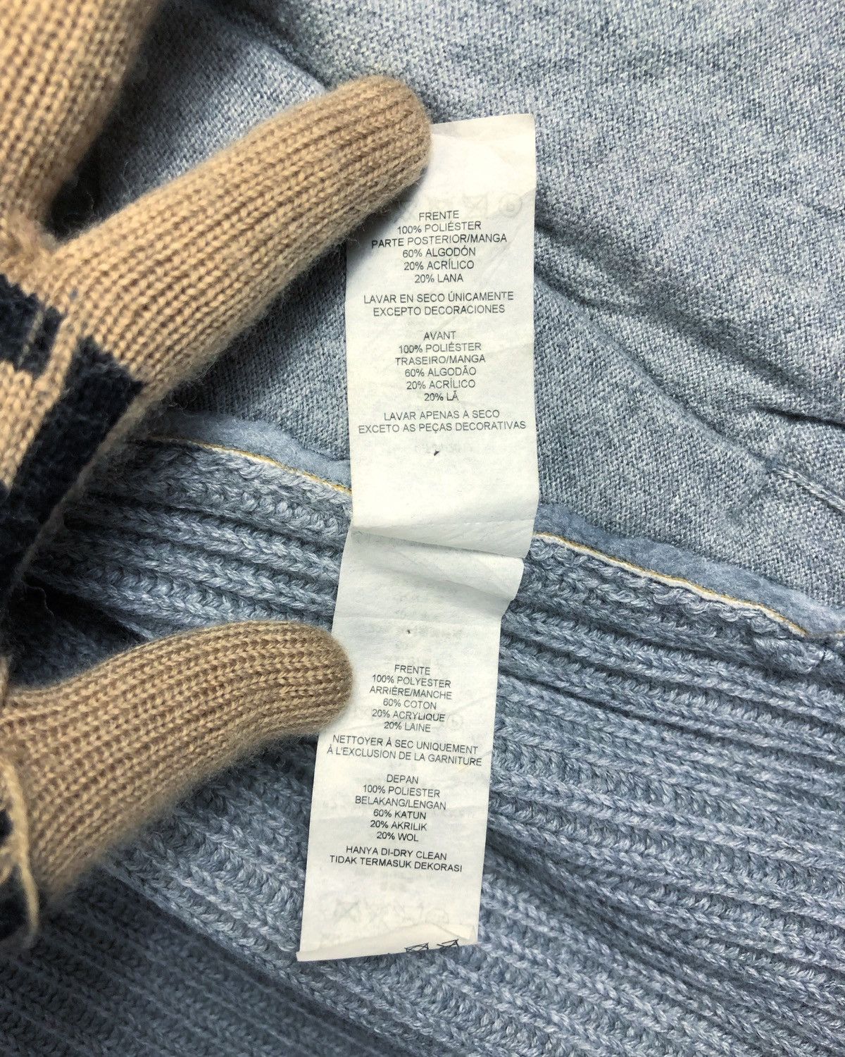 Armani Exchange Rare Armani Exchange AX Acrylic Knitwear Zipper Sweatshirt Size US S / EU 44-46 / 1 - 11 Thumbnail