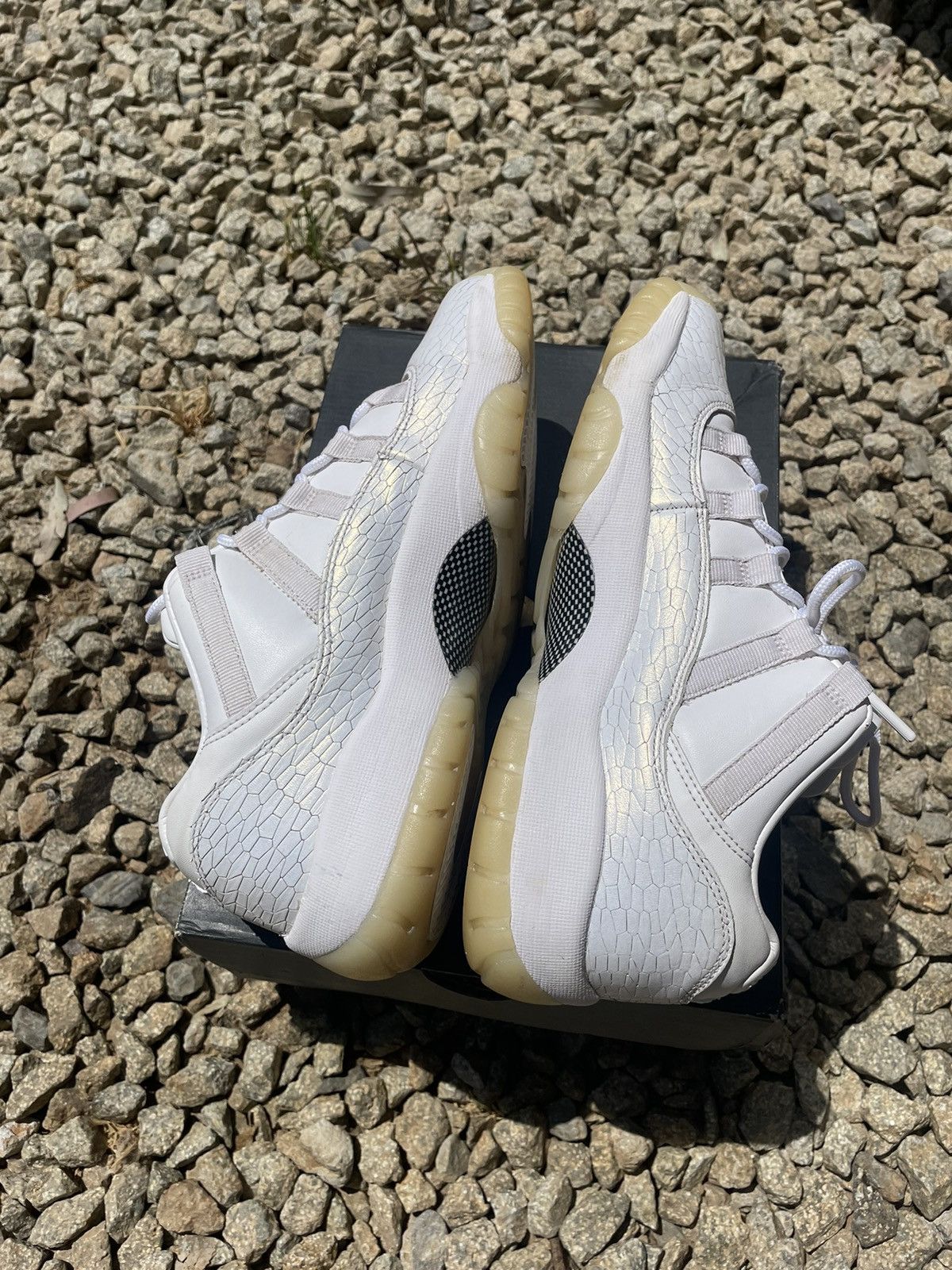 Jordan Brand × Nike Air Jordan 11 heiress pure platinum Size US 8.5 / EU 41-42 - 6 Thumbnail
