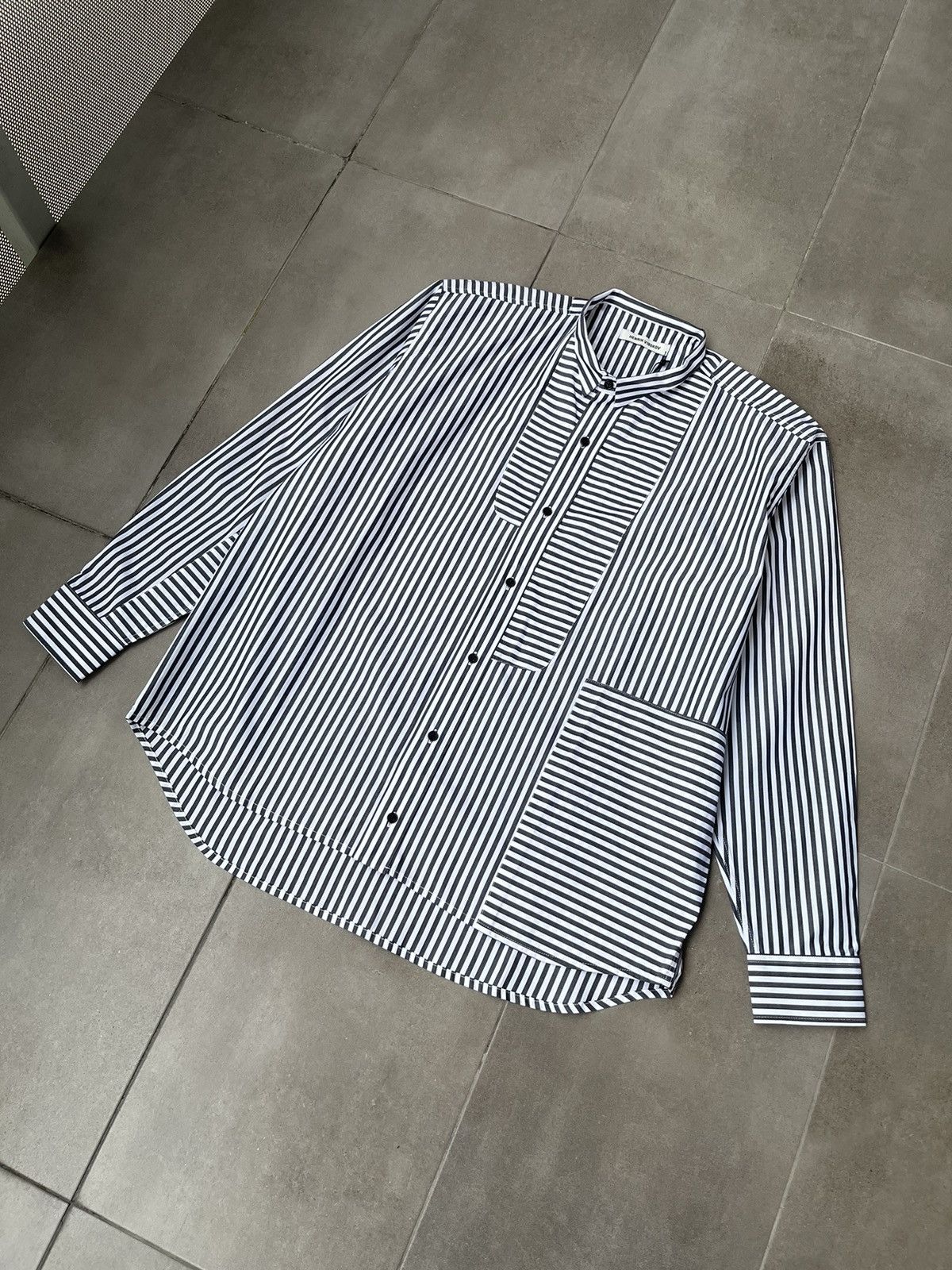 Henrik Vibskov !DS! AW23 Henrik Vibskov Chow Stripped White Black Shirt Size US L / EU 52-54 / 3 - 8 Thumbnail