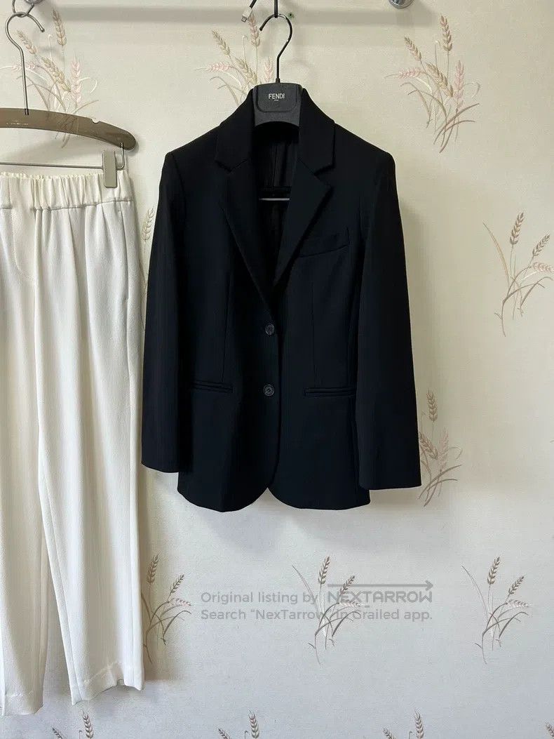 The Row The Row size 6 Black wool blazer Size 36S - 2 Thumbnail