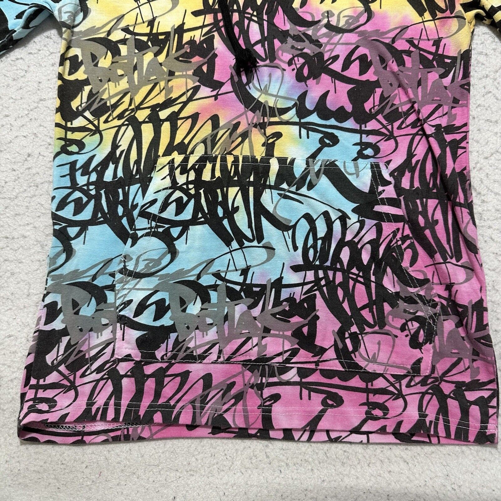Massive Massive Small Hooded Graphic T Shirt Colorful Tie Dye Tee Size US S / EU 44-46 / 1 - 7 Thumbnail
