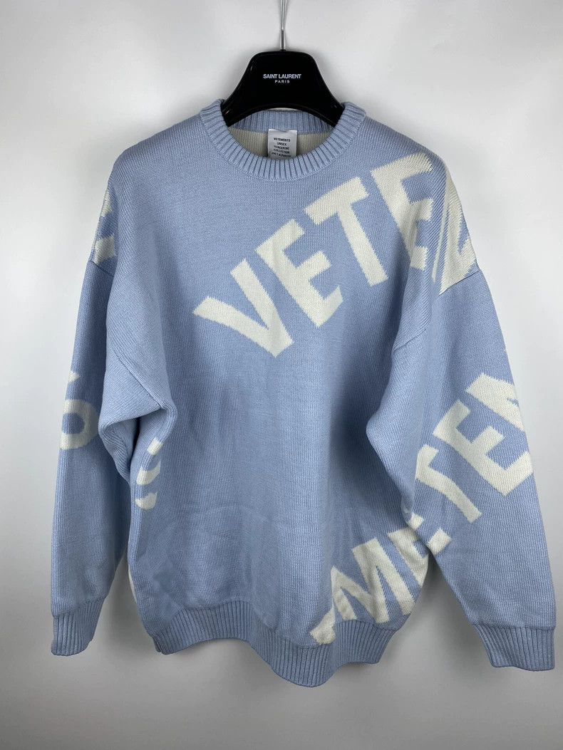 Vetements Vetements New Large Logo Misty Blue Knit Sweater Size US S / EU 44-46 / 1 - 1 Thumbnail