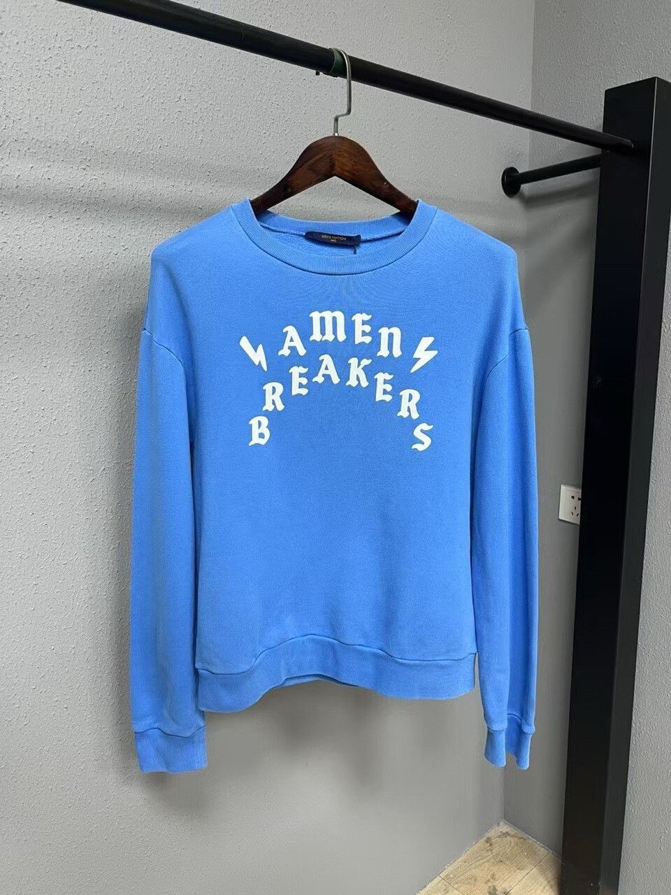 Louis Vuitton lv blue logo sweatshirt in size medium Size US M / EU 48-50 / 2 - 1 Thumbnail
