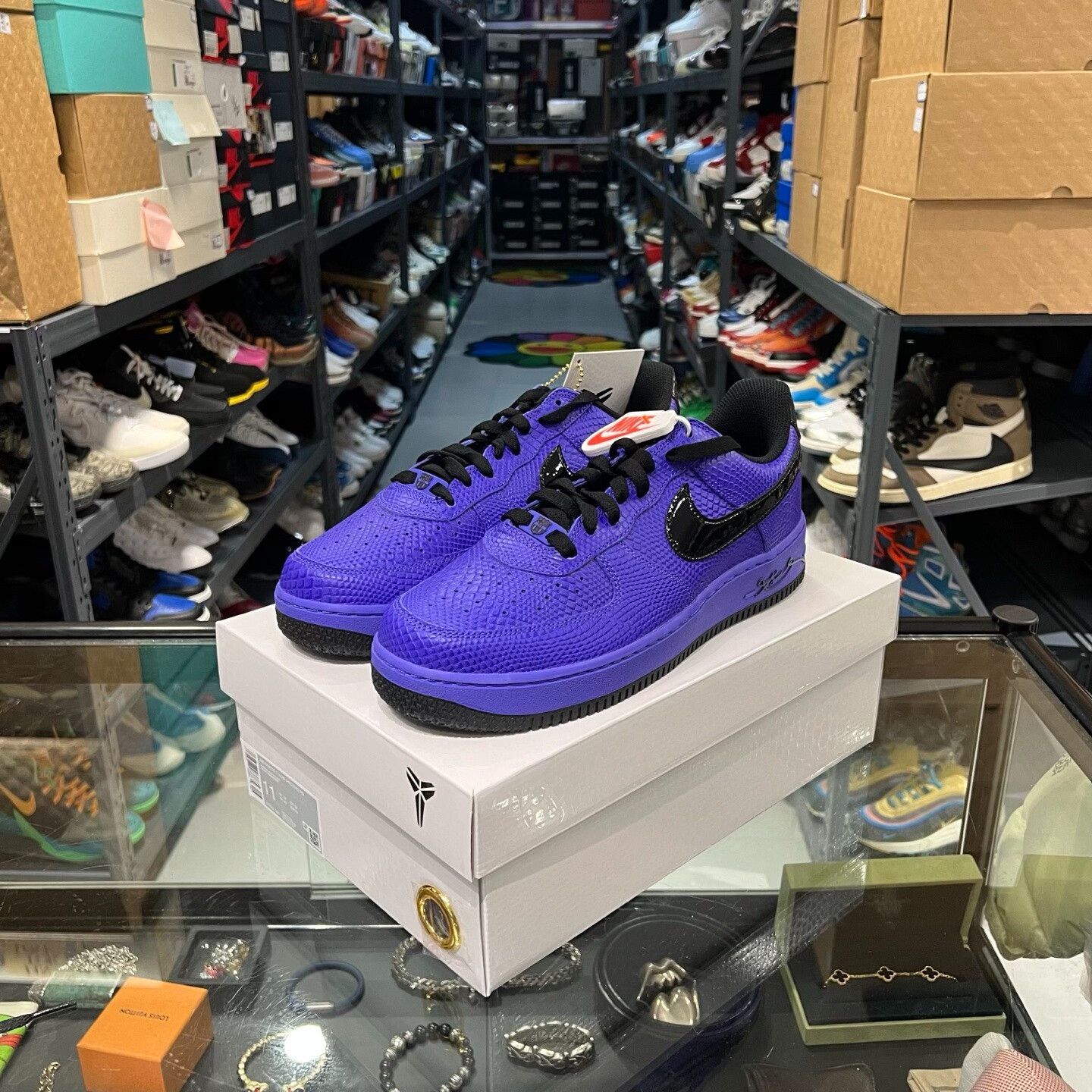 Nike Nike Purple Lowtop Sneakers 11.5 Men Size US 11.5 / EU 44-45 - 1 Thumbnail