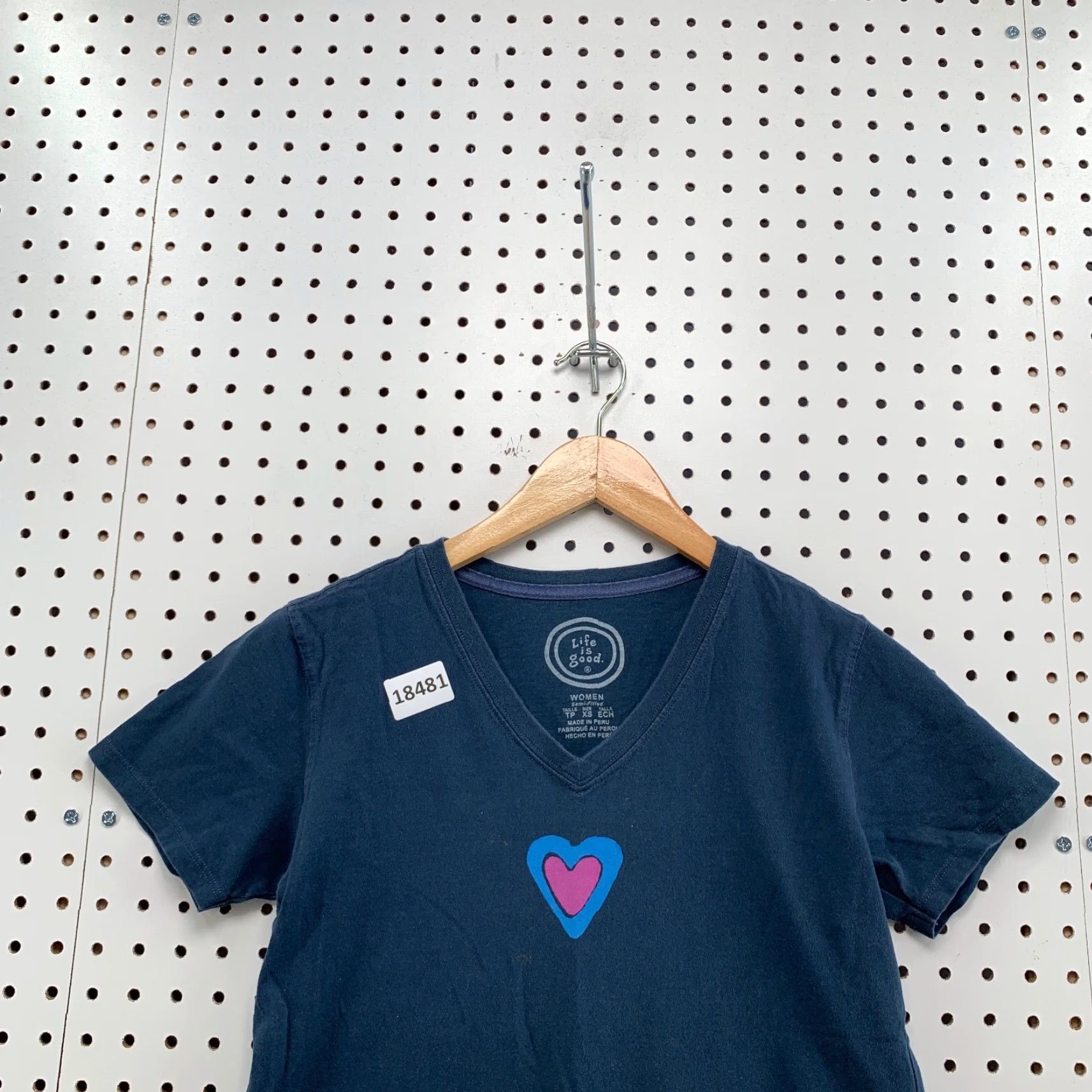 Life is Good LIFE IS GOOD Women's V-Neck Semi-Fitted T-Shirt Heart Graphic XS Blue Love Size XS / US 0-2 / IT 36-38 - 4 Thumbnail