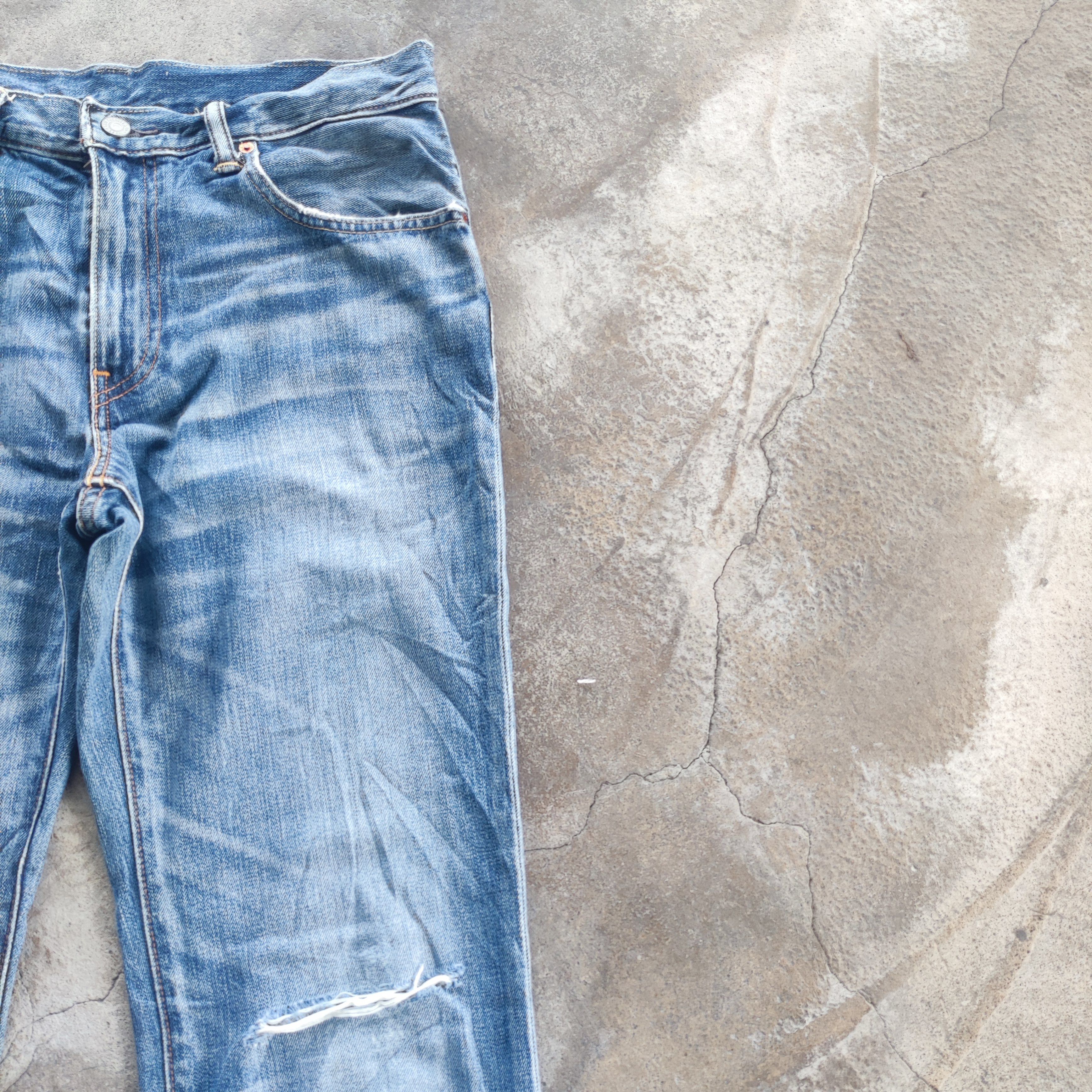Levi's Vintage Levi's 505 Brand Ripped Jeans faded pants Size US 35 - 6 Thumbnail