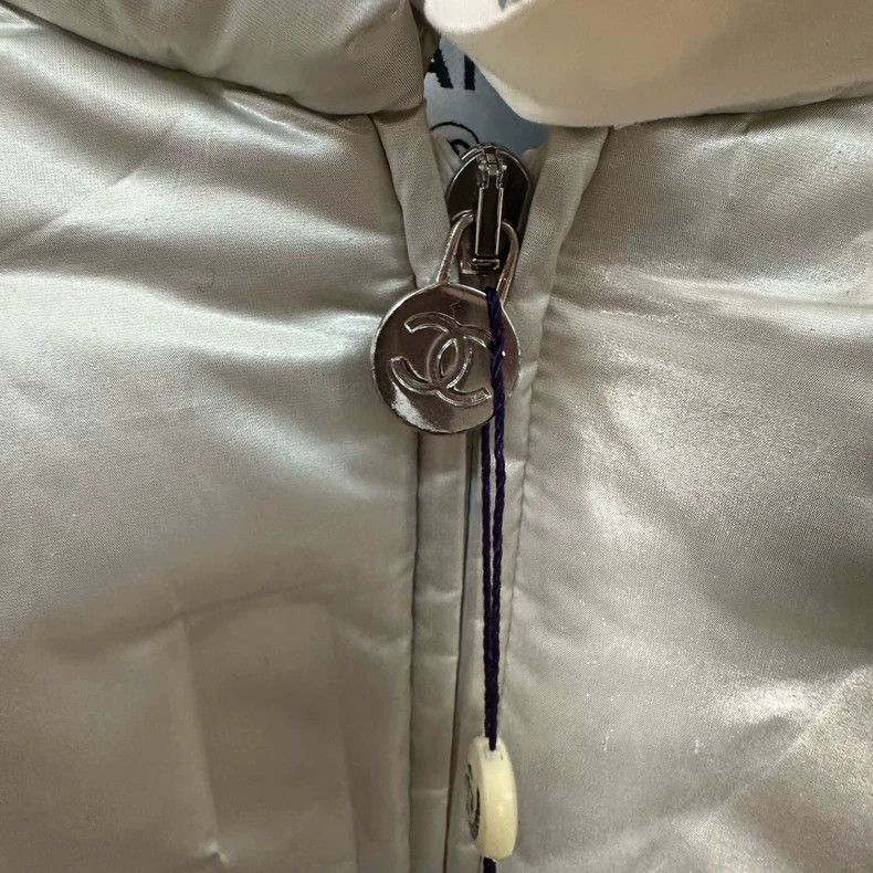 Chanel Chanel Embossed full-printed letter logo bow streamer down Size XS / US 0-2 / IT 36-38 - 4 Thumbnail