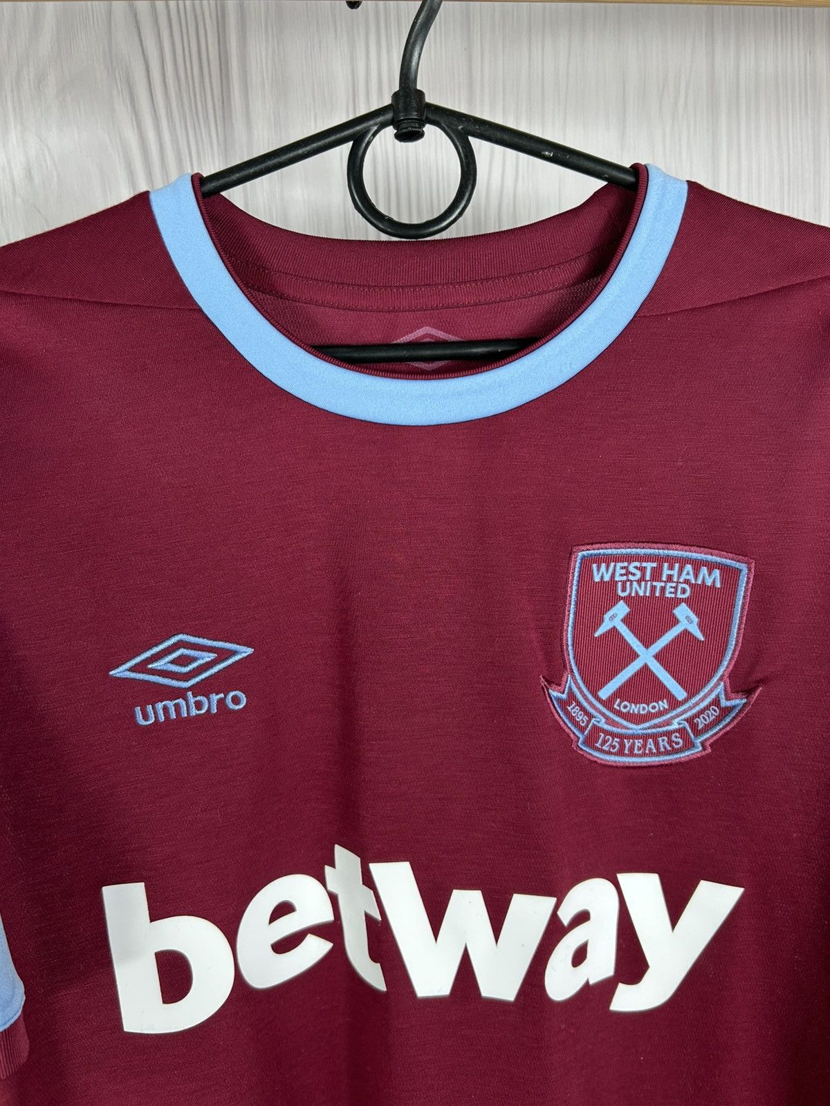 Umbro Umbro West Ham United 2020/21 Soccer Jersey T-Shirt Size L Size US L / EU 52-54 / 3 - 7 Thumbnail