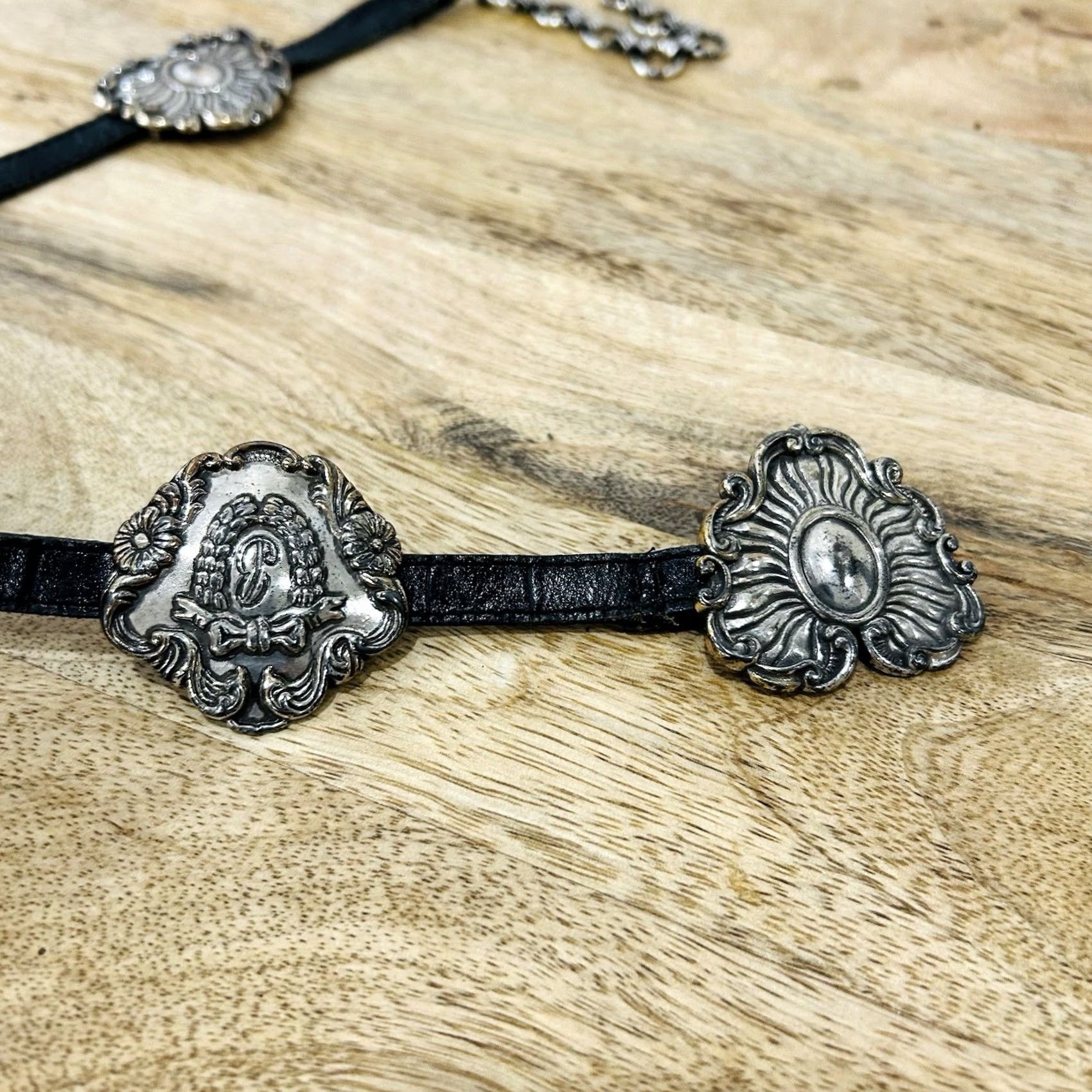 Fossil Vintage Leather Black Small Belt Silver tone Conchos Boho Western Rock VINTAGE Brighton Belt Western Leather Small 36” Black  main image 2