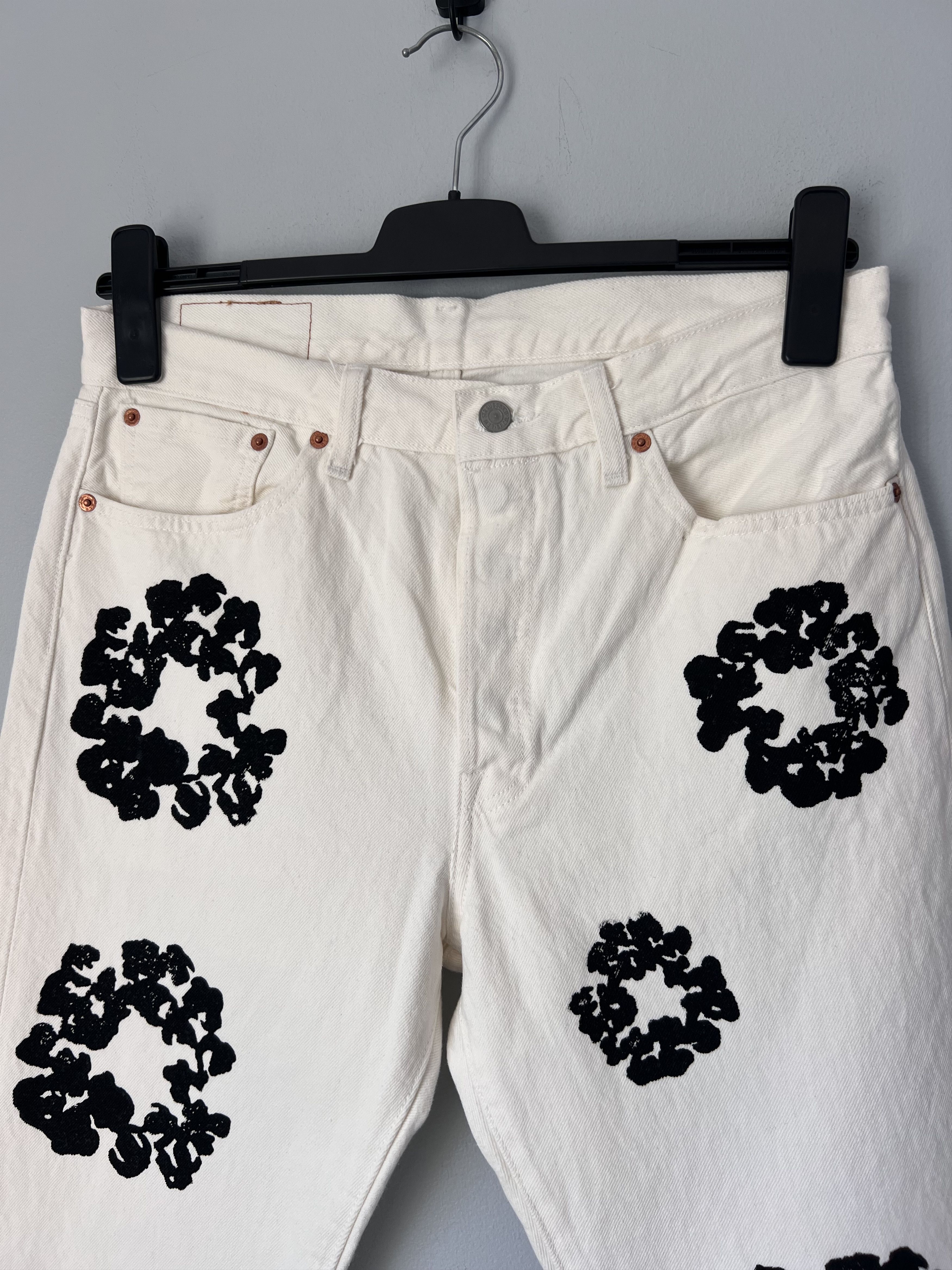 DENIM TEARS × Levi's Denim Tears Levi's Cotton Wreath Jeans in White Size US 36 / EU 52 - 2 Thumbnail