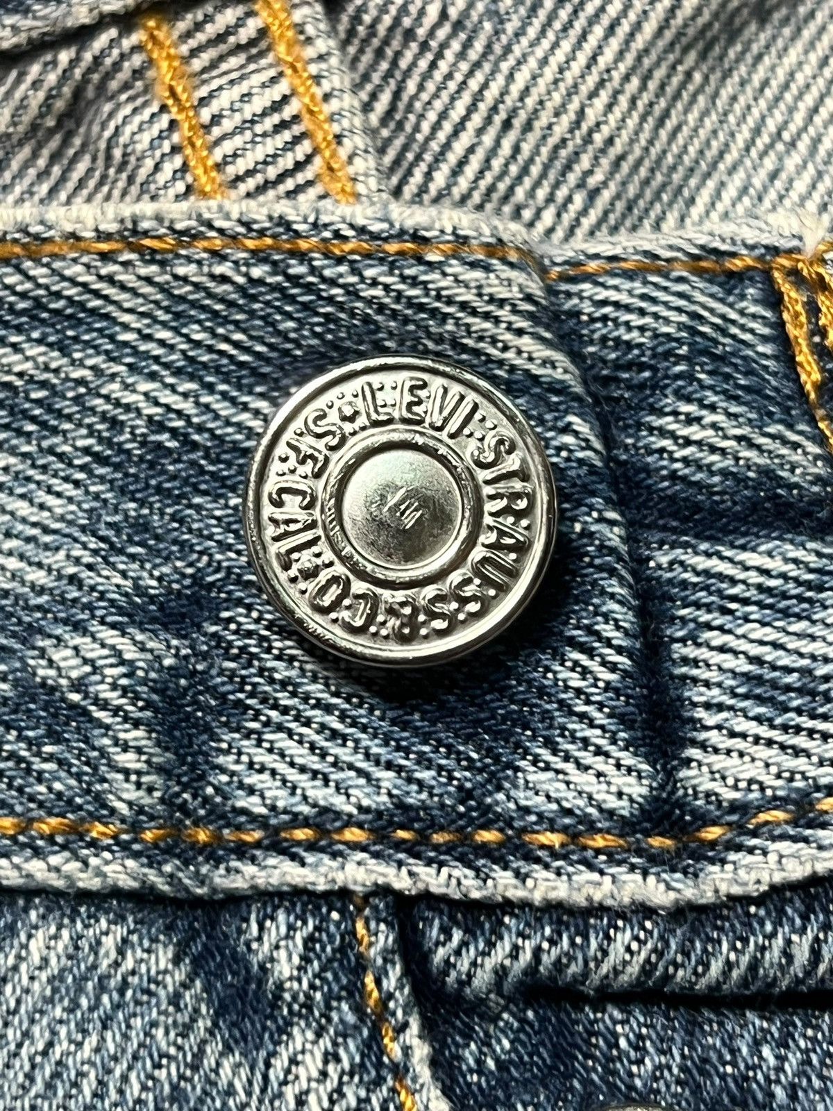 Levi's Vintage Levi’s 501 Button Fly - Faded,Ripped Destroyed Jeans Size US 31 - 11 Thumbnail