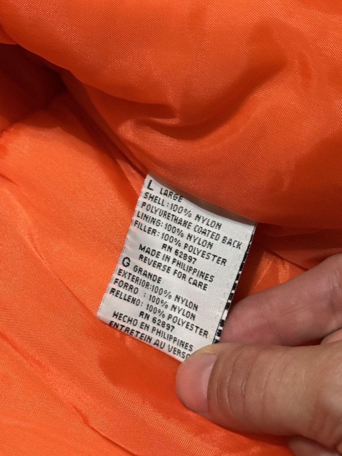 Vintage Vintage 90s Cleveland Browns NFL Gameday Lrg Puffer Jacket Size US L / EU 52-54 / 3 - 3 Thumbnail