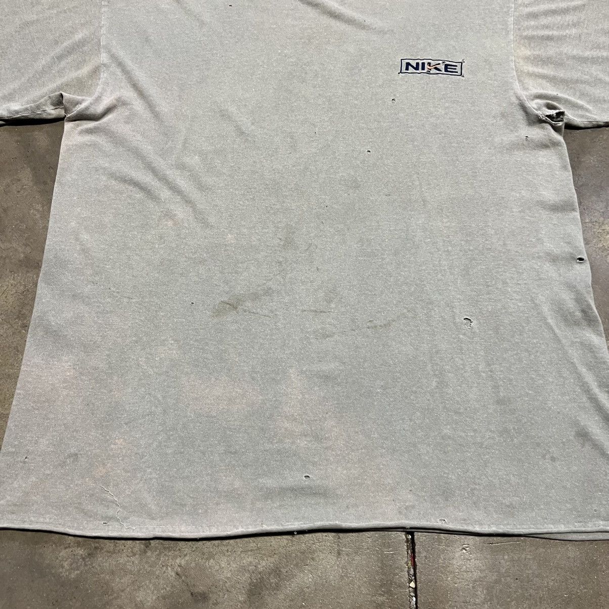 Nike Vintage Nike Logo T shirt Faded Distressed Thrashed 90s USA Size US M / EU 48-50 / 2 - 4 Thumbnail