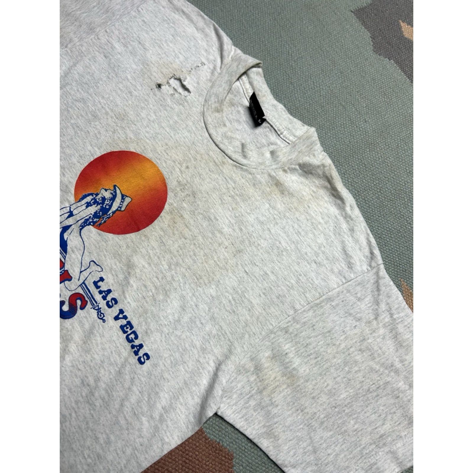 Vintage VINTAGE 80s 90s graphic t shirt Mabel’s whorehouse Las Vegas distressed Large Shirt Mens Gray Screen Stars 80s 90s T-Shirt Size US L / EU 52-54 / 3 - 5 Thumbnail