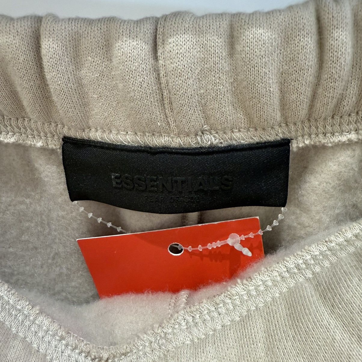 Fear of God Fear of God Essentials Sweatshort Silver Cloud Size US 30 / EU 46 - 3 Thumbnail