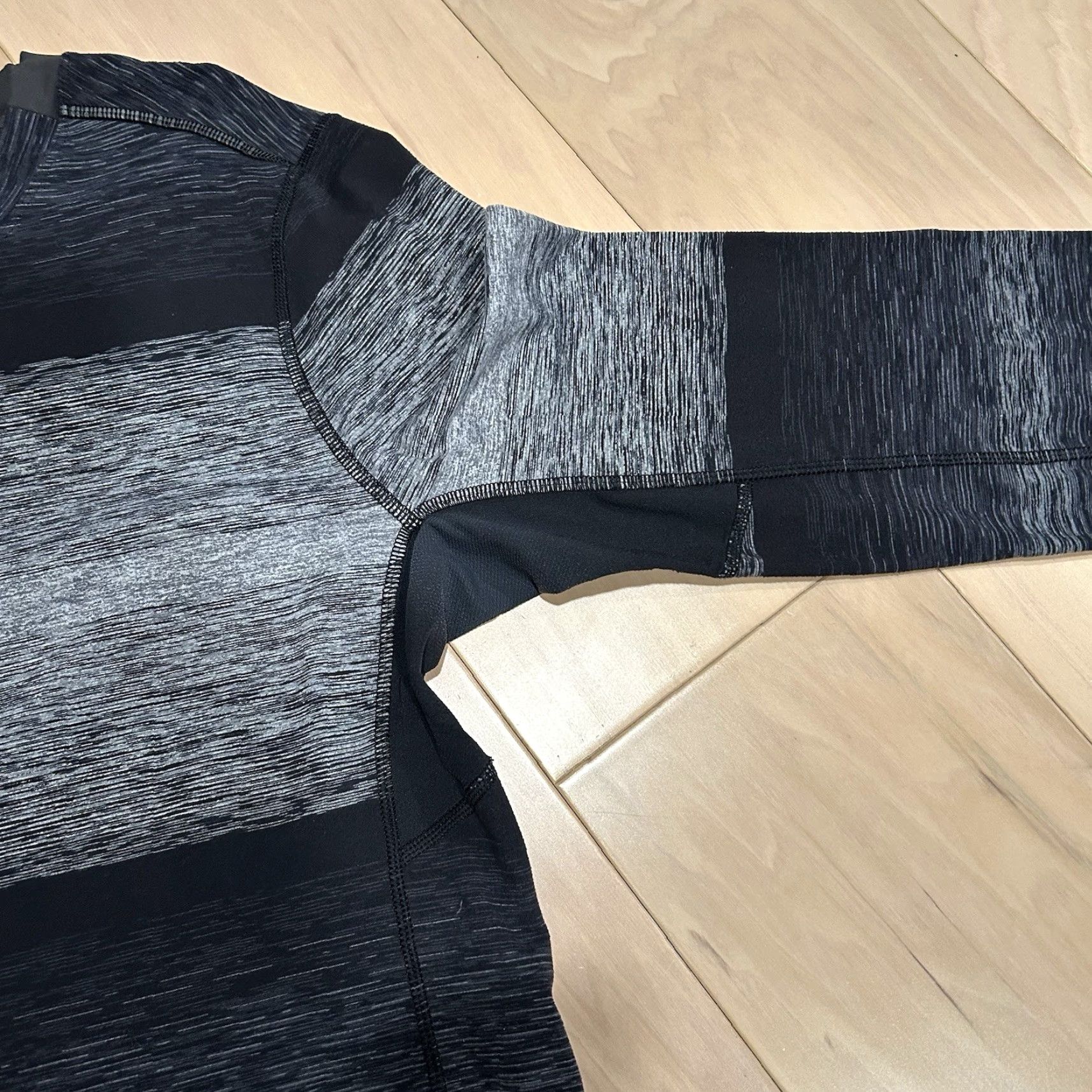 Lululemon Lululemon Core Crew Rulu Shirt Long Sleeve Men L Gray Striped Athletic Shirt Size US L / EU 52-54 / 3 - 5 Thumbnail