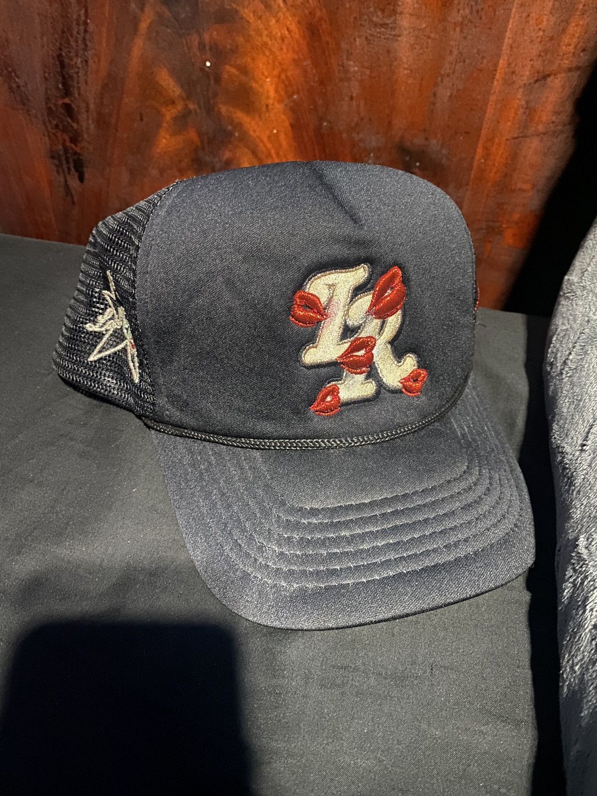 LA ROPA Lifeラロパ SIGNATURE NYTRUCKER HAT LA ROPA Lifeラロパ SIGNATURE NYTRUCKER HAT - メルカリ