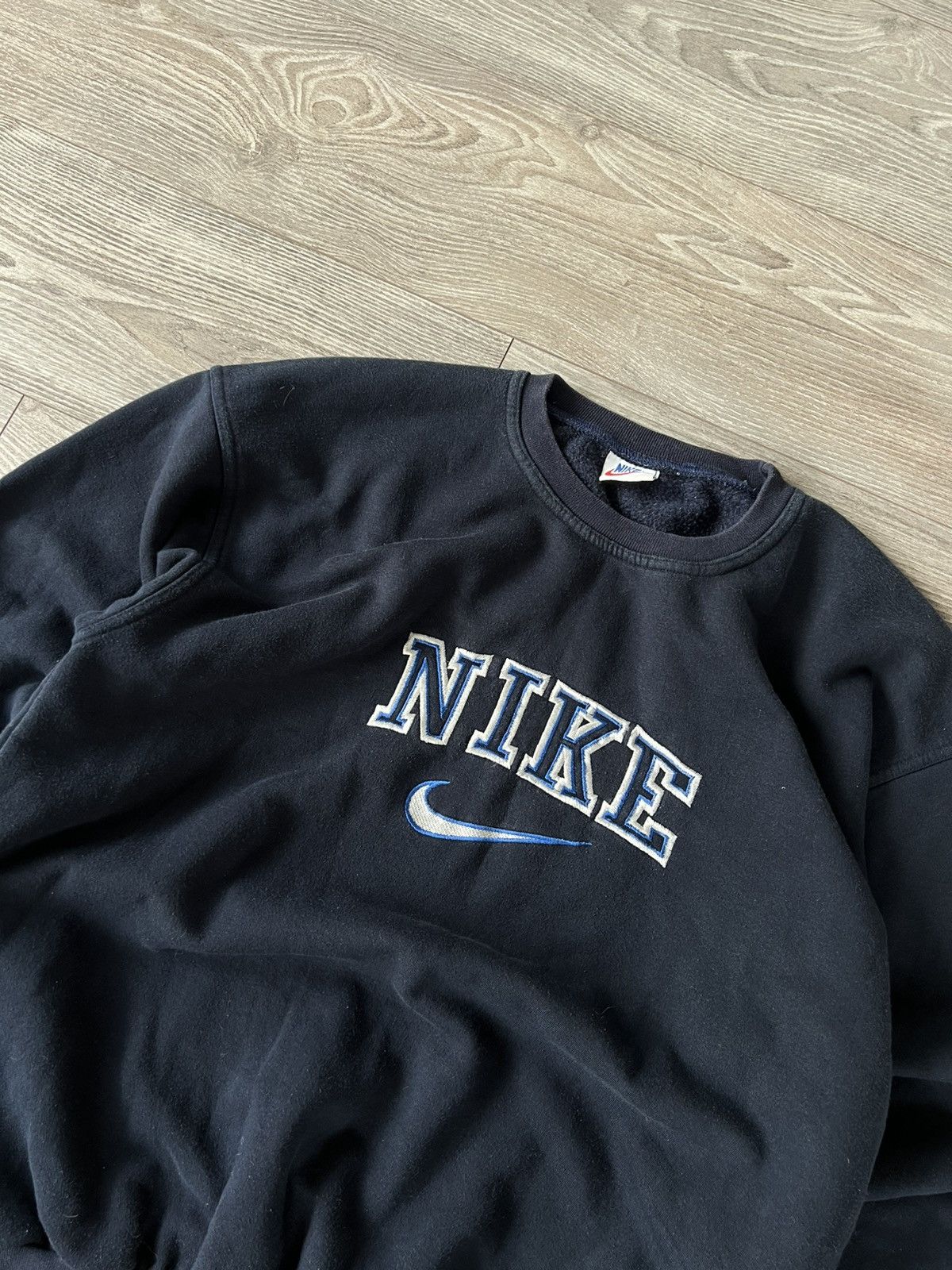 Other Vintage Nike Knit Central Logo Oversize Crew Neck Sweatshirt Size US L / EU 52-54 / 3 - 13 Thumbnail