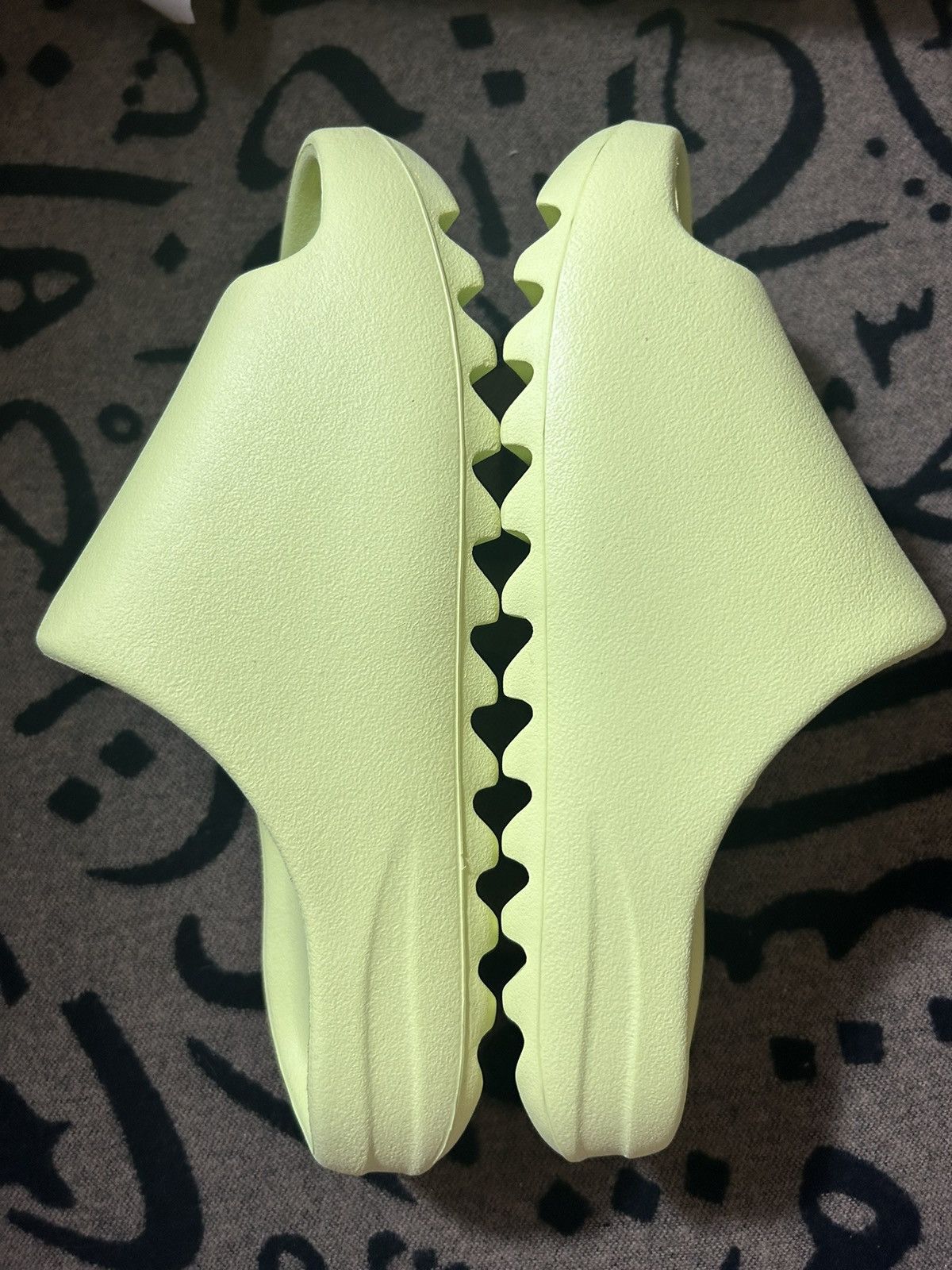 Adidas × Kanye West Adidas Yeezy Slide Glow Green Size US 10 / EU 43 - 2 Thumbnail