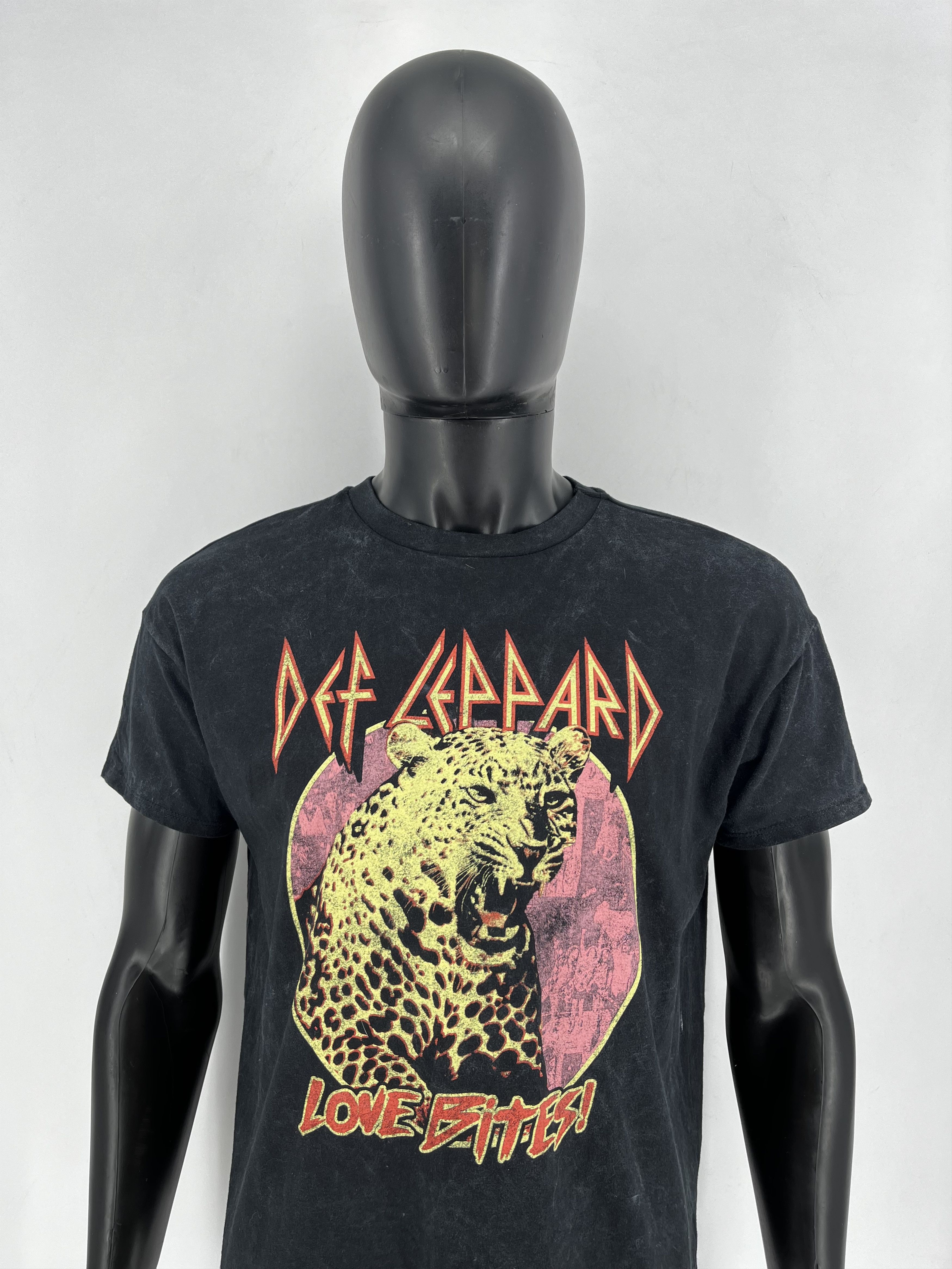 Band Tees Def Leppard Love Bites Hysteria Glam Metal Rock Band Tee S Size US S / EU 44-46 / 1 - 2 Thumbnail