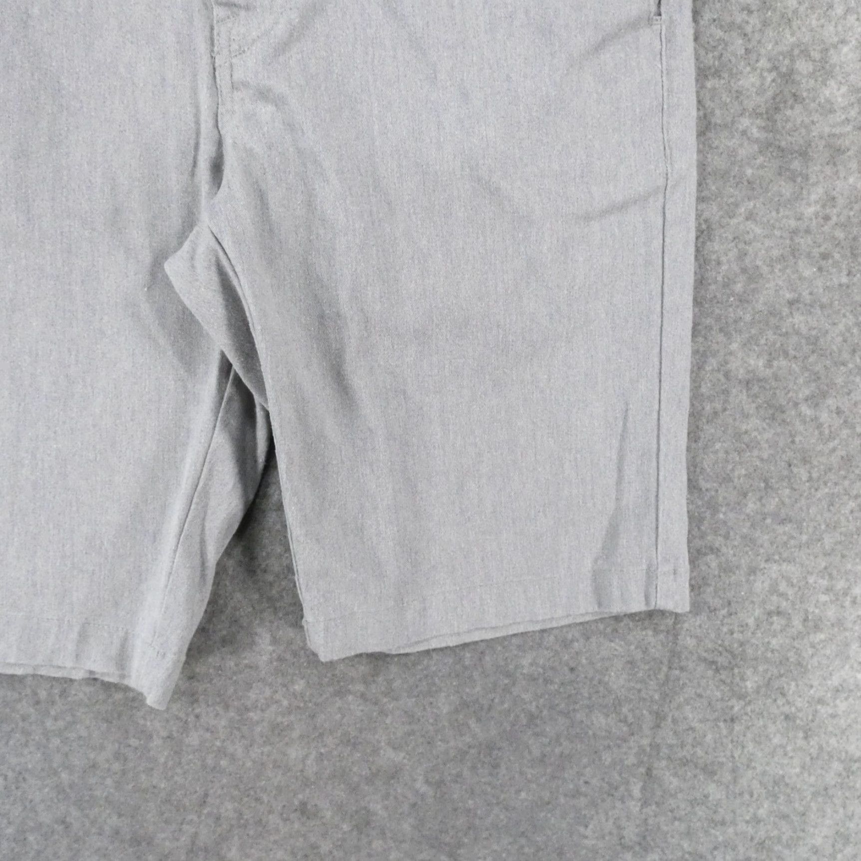 Volcom Volcom Shorts Mens 31 Chino Flat Front Gray Lightweight Casual Skater Size US 32 / EU 48 - 4 Thumbnail