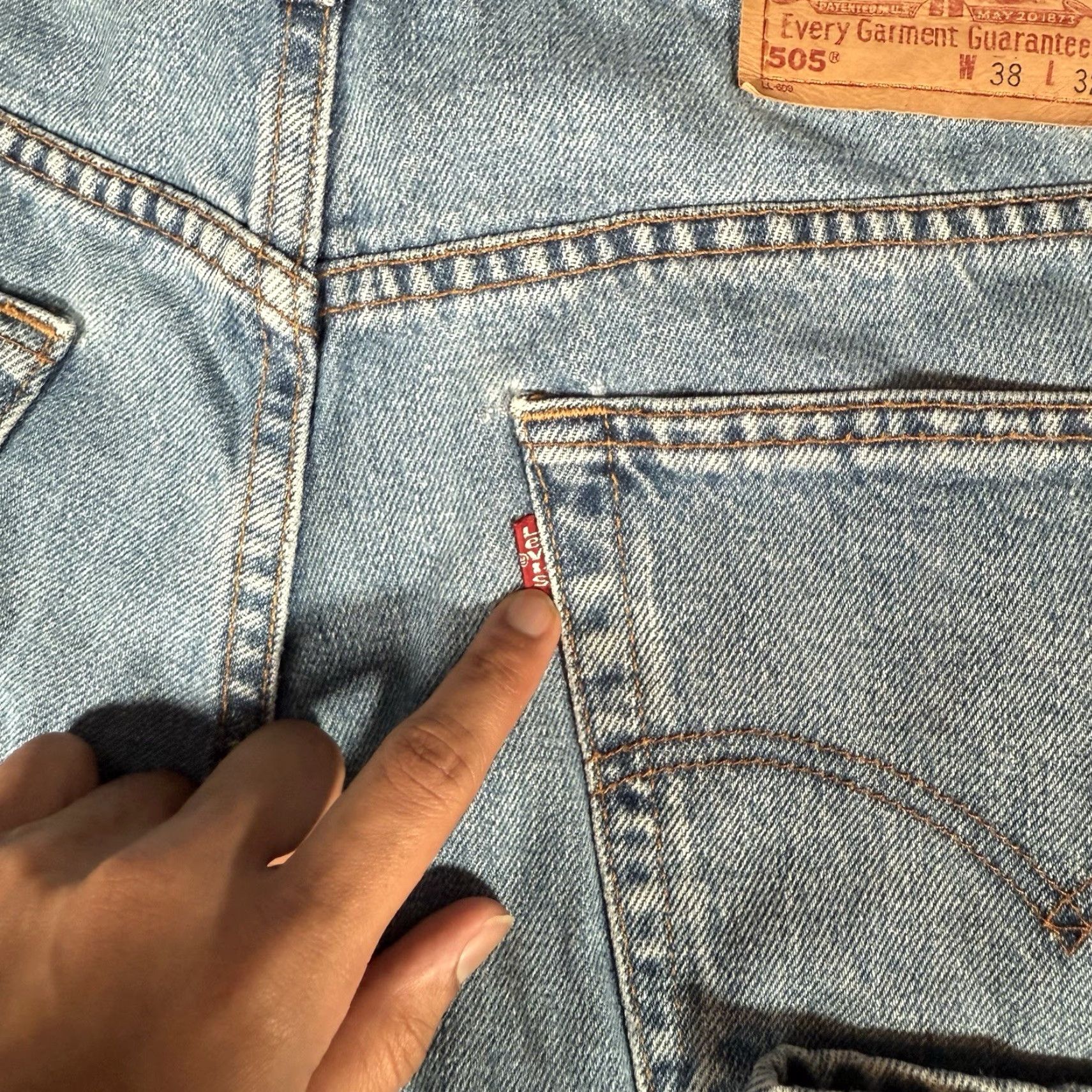 Levi's VINTAGE Levi's 505 Straight Leg Jeans Mens 36x32 Blue 90s Size US 36 / EU 52 - 3 Thumbnail