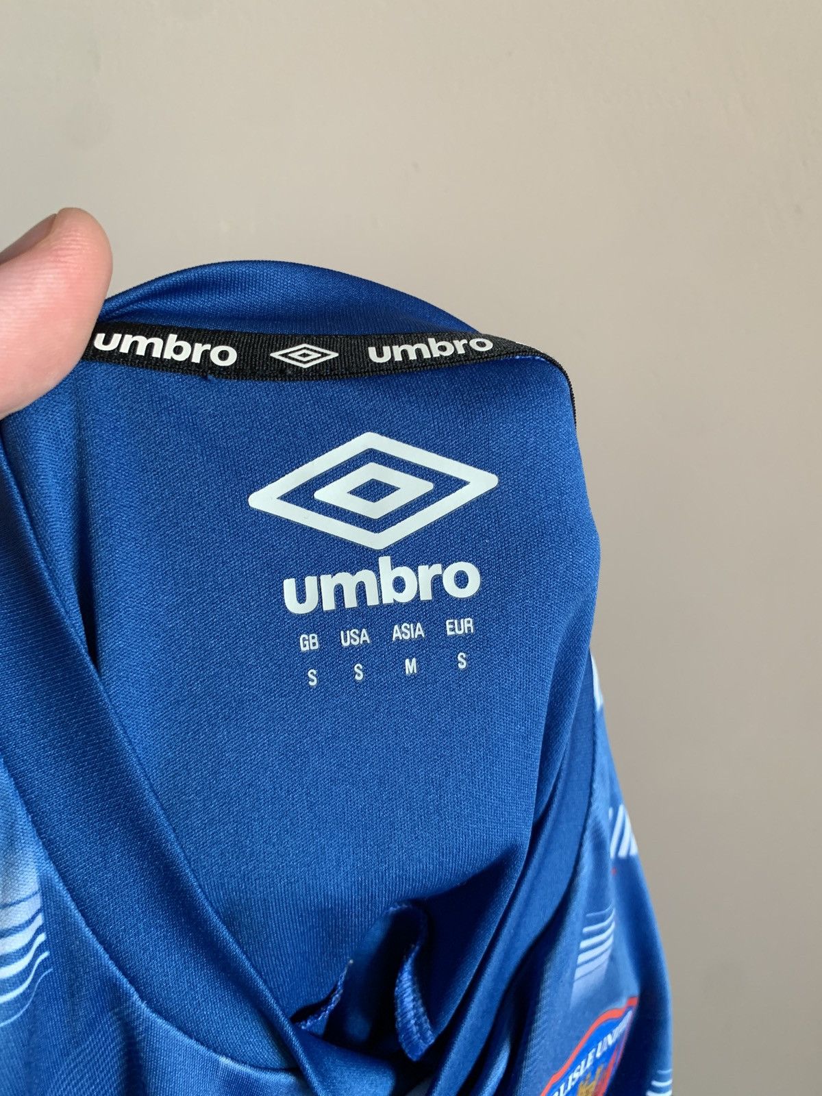 Umbro Carlisle United Training Football Shirt Umbro Soccer Jersey Size US S / EU 44-46 / 1 - 5 Thumbnail