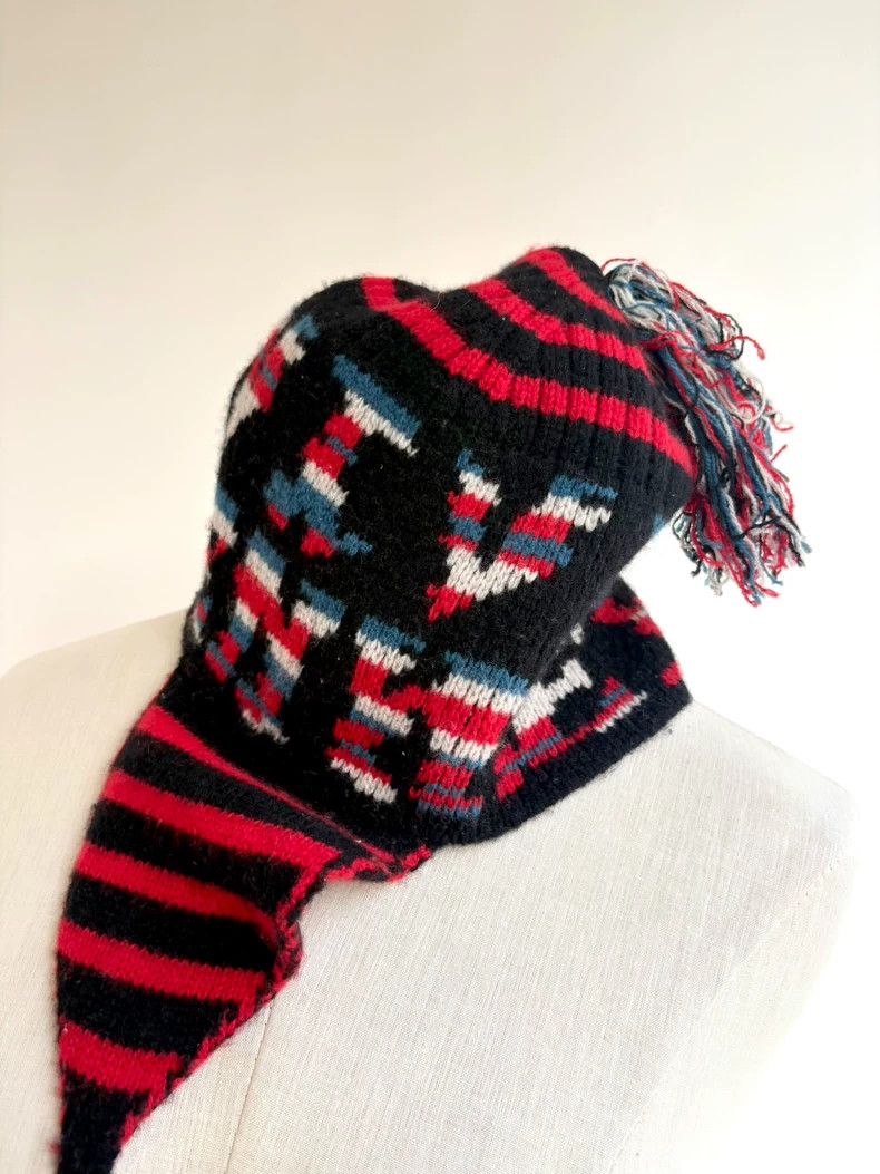 Vivienne Westwood Vivienne Westwood A dark red striped letter "Zhenyi" hat w Size ONE SIZE - 5 Thumbnail