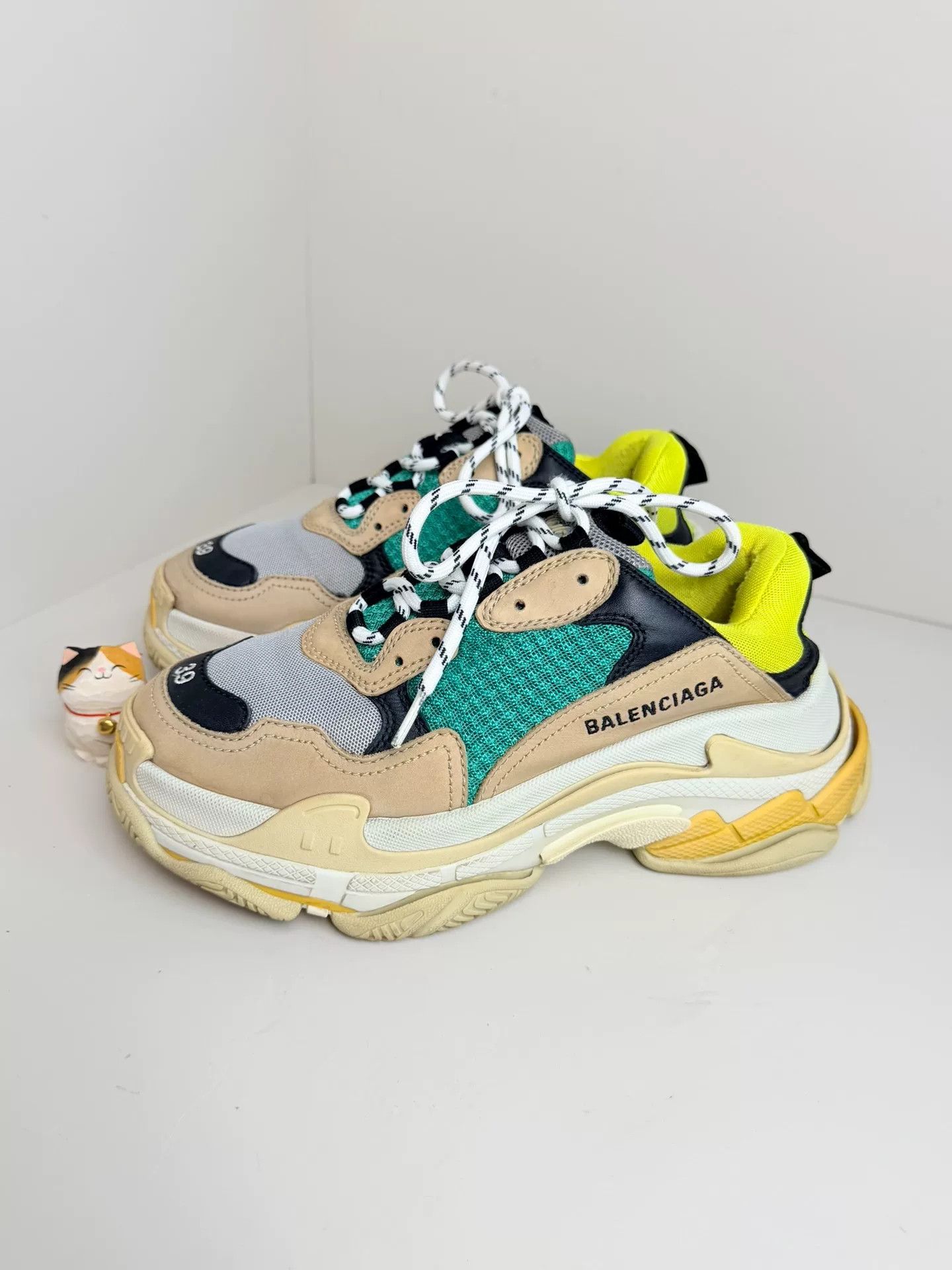 Balenciaga Balenciaga Yellow Lowtop Sneakers 6 Men Size US 6 / EU 39 - 1 Thumbnail