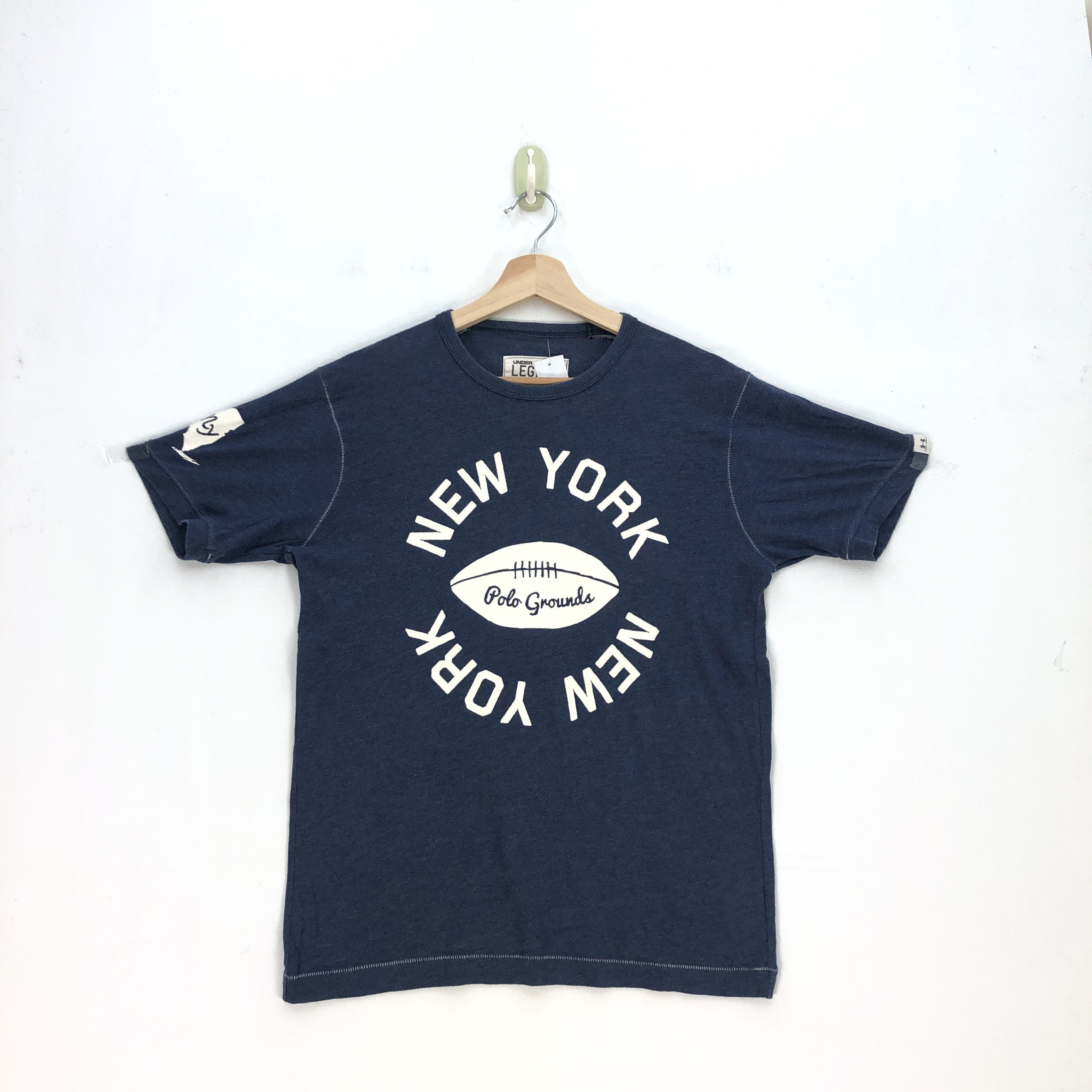 Vintage Vintage Y2K Under Armour Tshirt New York Crewneck Tees Size US M / EU 48-50 / 2 - 1 Thumbnail