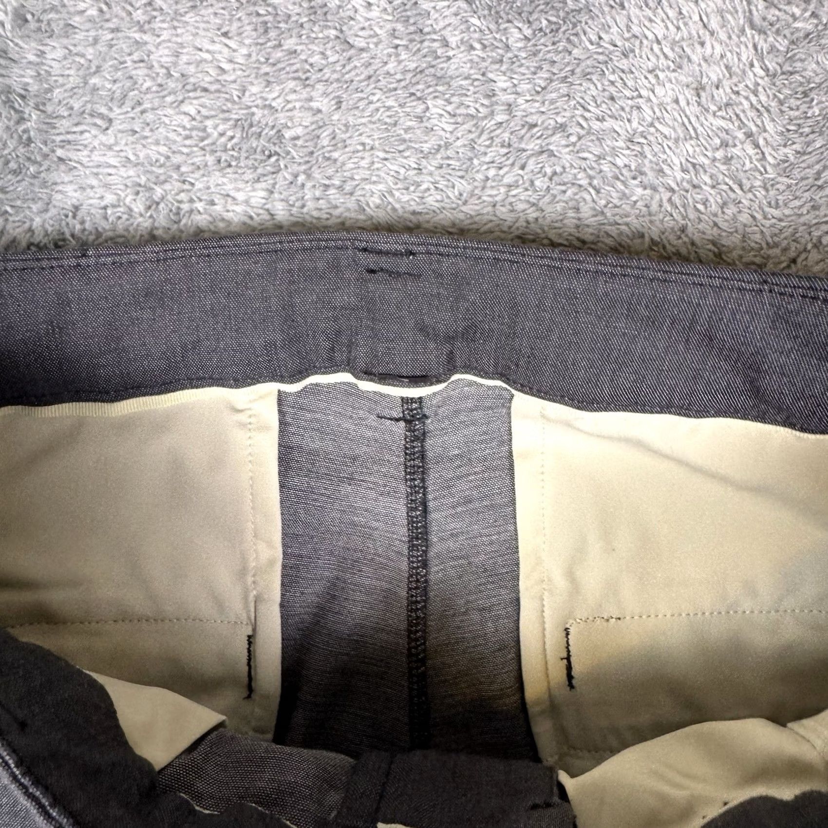 Lululemon Lululemon Commission Pants Mens 32x33 Slim ABC Utilitech Warpsteme LM5ABYS Pants Chino Slim 32 Gray Mens Size US 32 / EU 48 - 6 Thumbnail