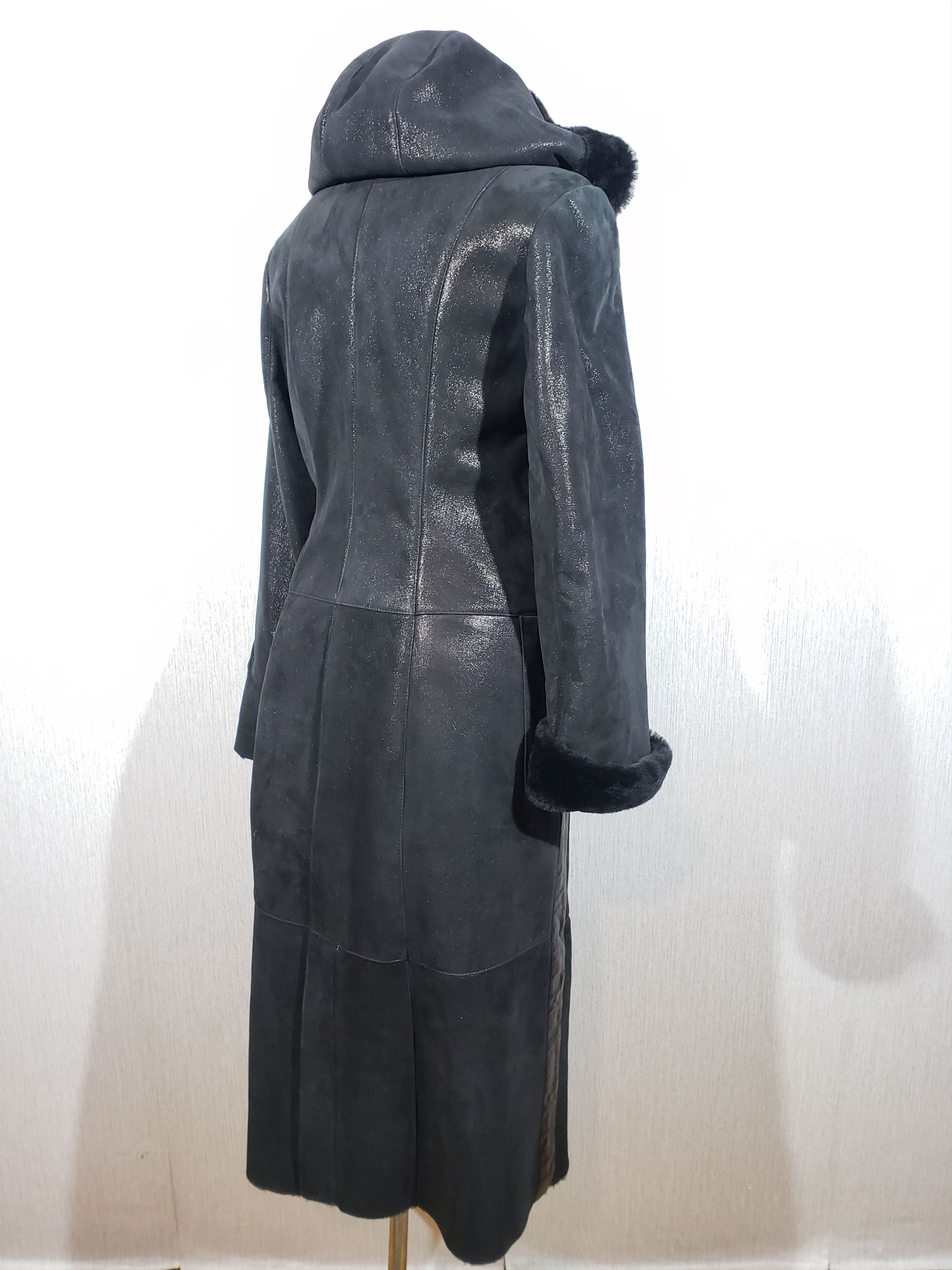 Other Stylish black sheepskin coat with a warm hood. Size L / US 10 / IT 46 - 5 Thumbnail