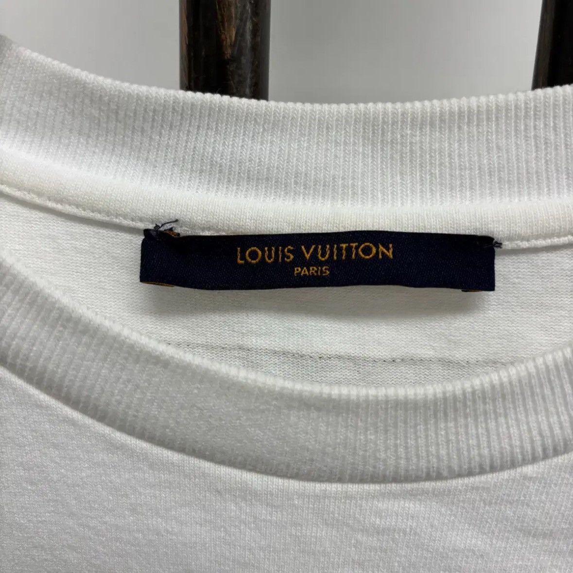 Louis Vuitton Louis Vuitton LV Big Logo T Shirt Size US L / EU 52-54 / 3 - 2 Thumbnail