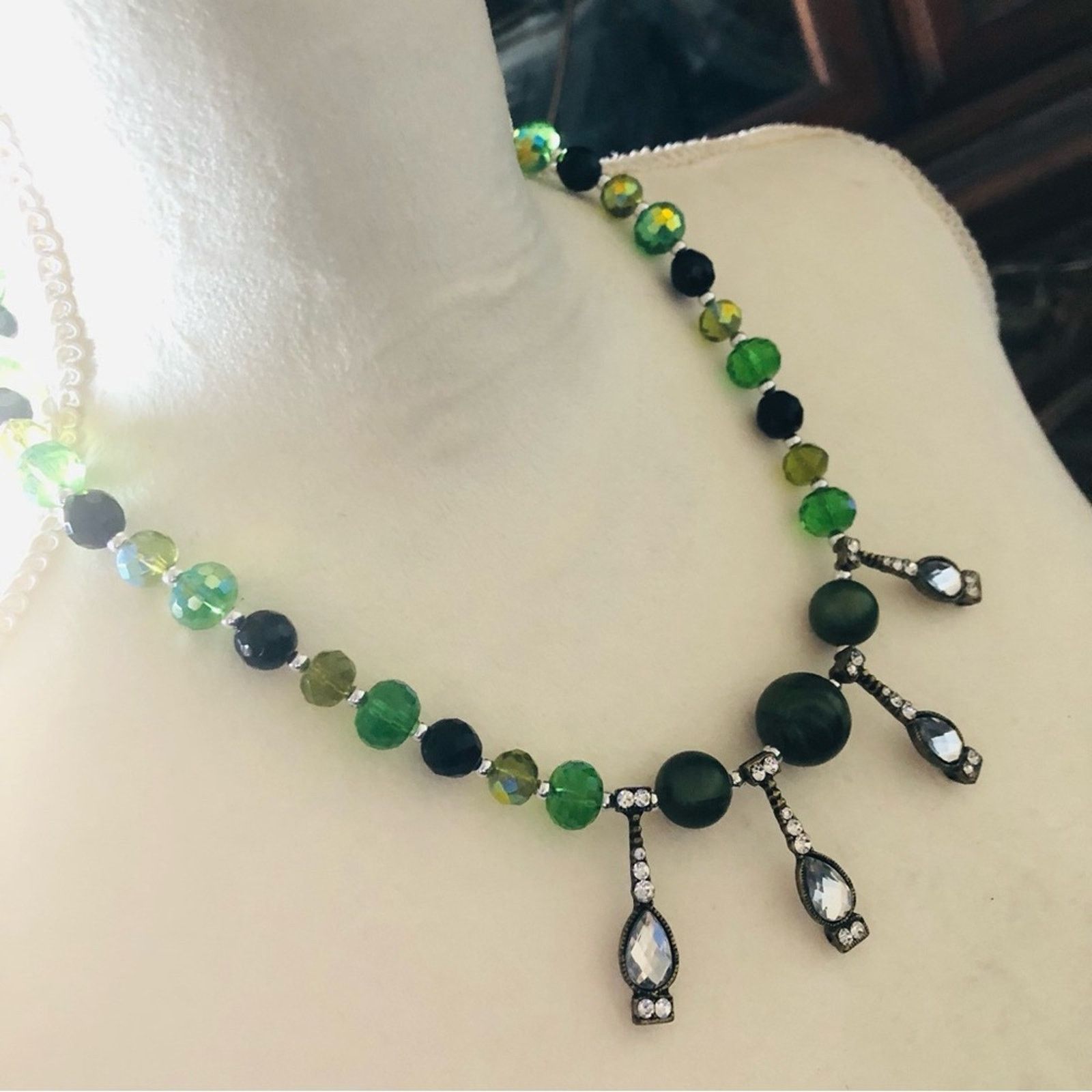 Handmade Handcrafted forest surrender crystal bead pendant necklace Size ONE SIZE - 4 Thumbnail