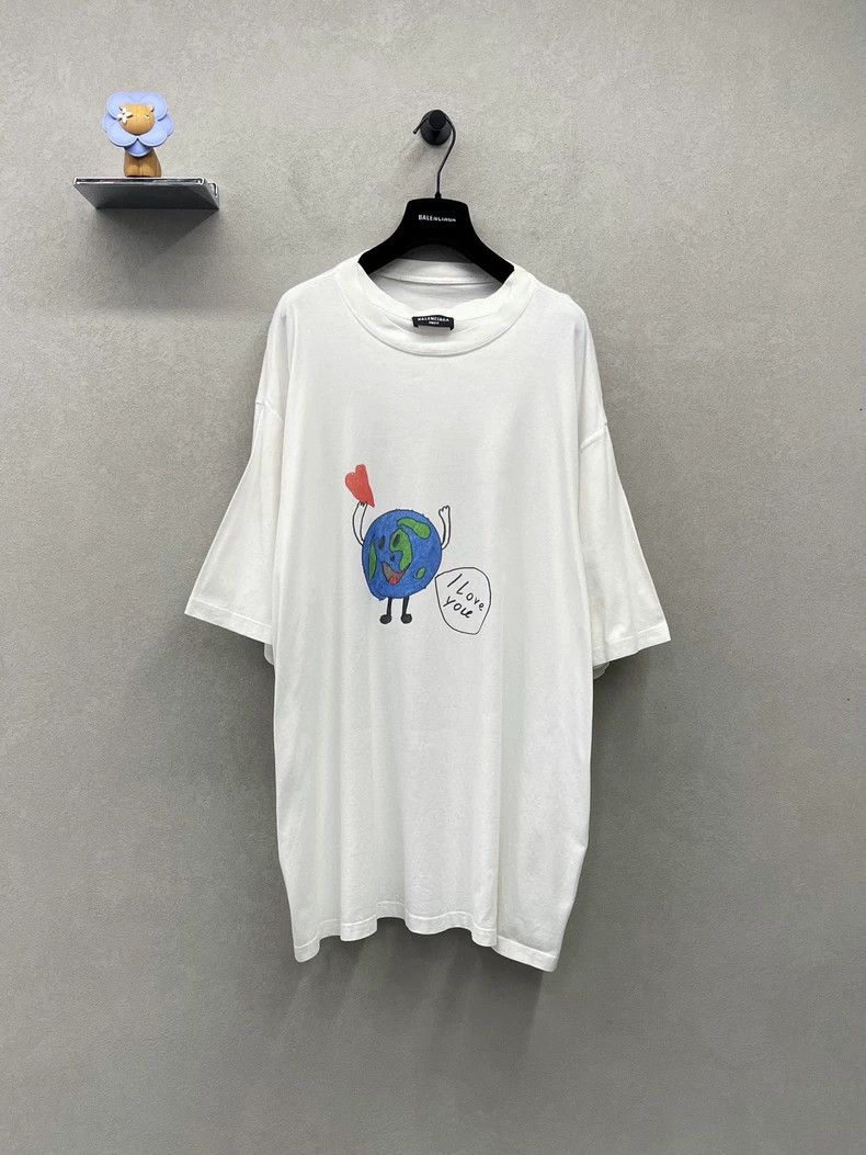 Balenciaga Balenciaga Earth Printed White Short Sleeve Size US S / EU 44-46 / 1 - 1 Thumbnail