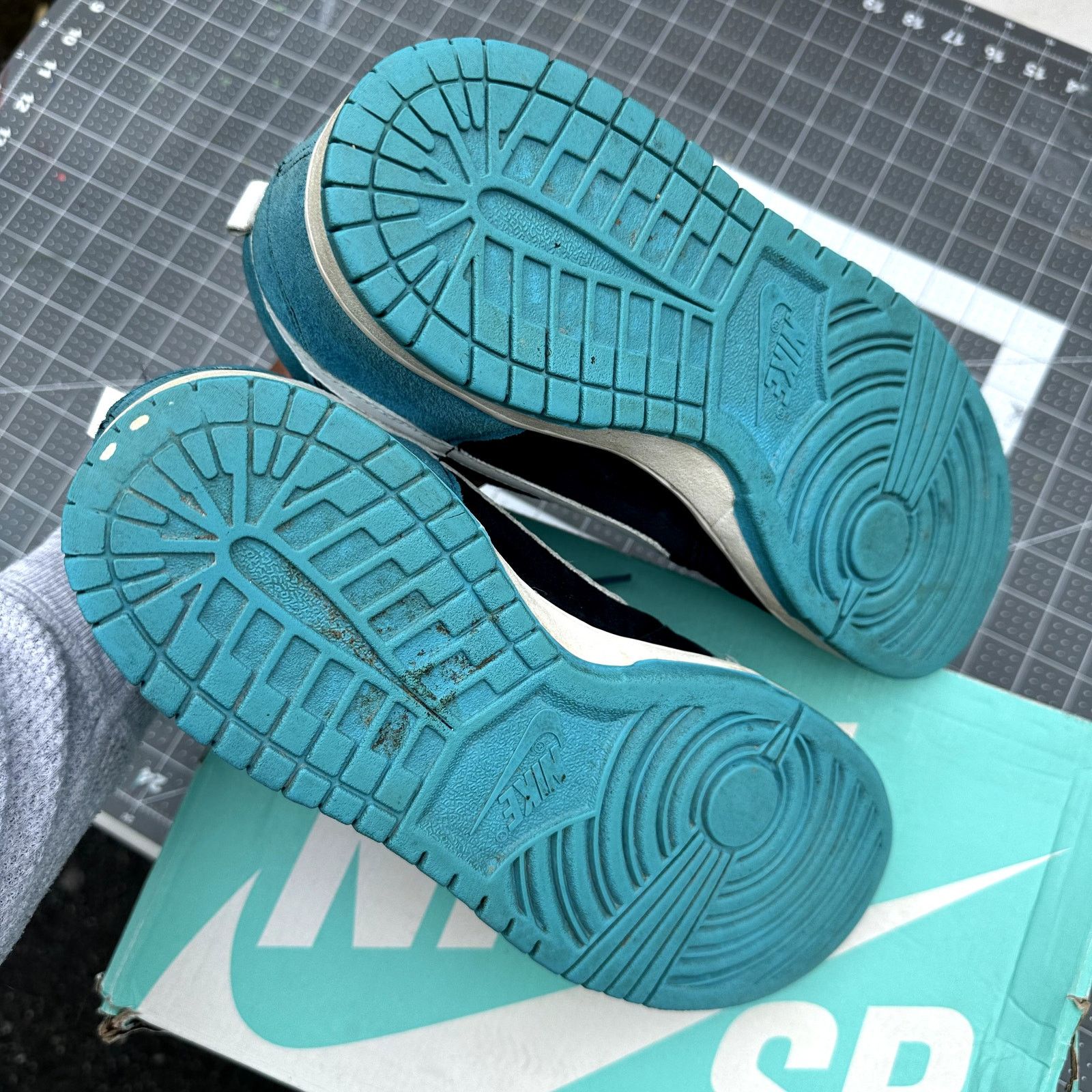 Nike SB Nike SB Dunk Low 'Send Help' Size US 11 / EU 44 - 8 Thumbnail