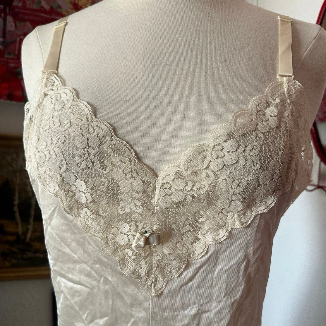 Other montgomery ward cream lace body suit Size ONE SIZE - 2 Thumbnail