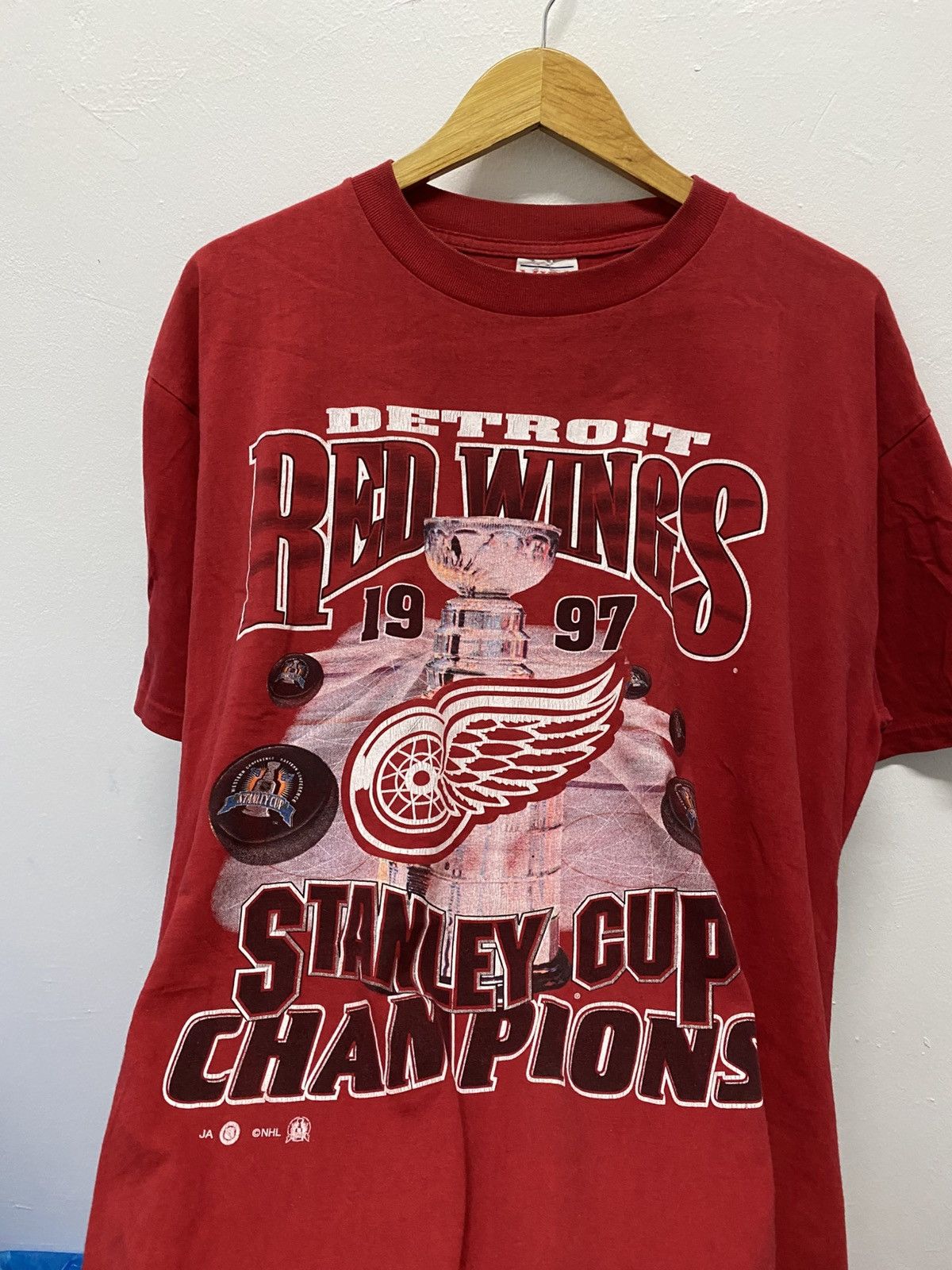 NFL × Red Wing × Vintage Vintage NHL Detroit Red wings champion 1997 Size US L / EU 52-54 / 3 - 3 Thumbnail