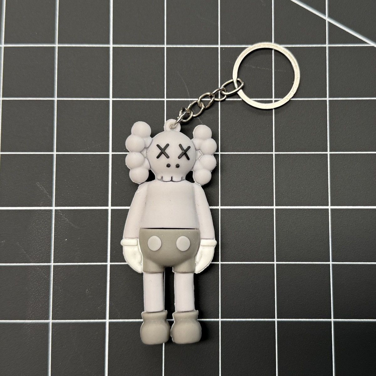 Dior × Kaws Dior x Kaws Bee Keychain Charm Pendant Chain | Grailed