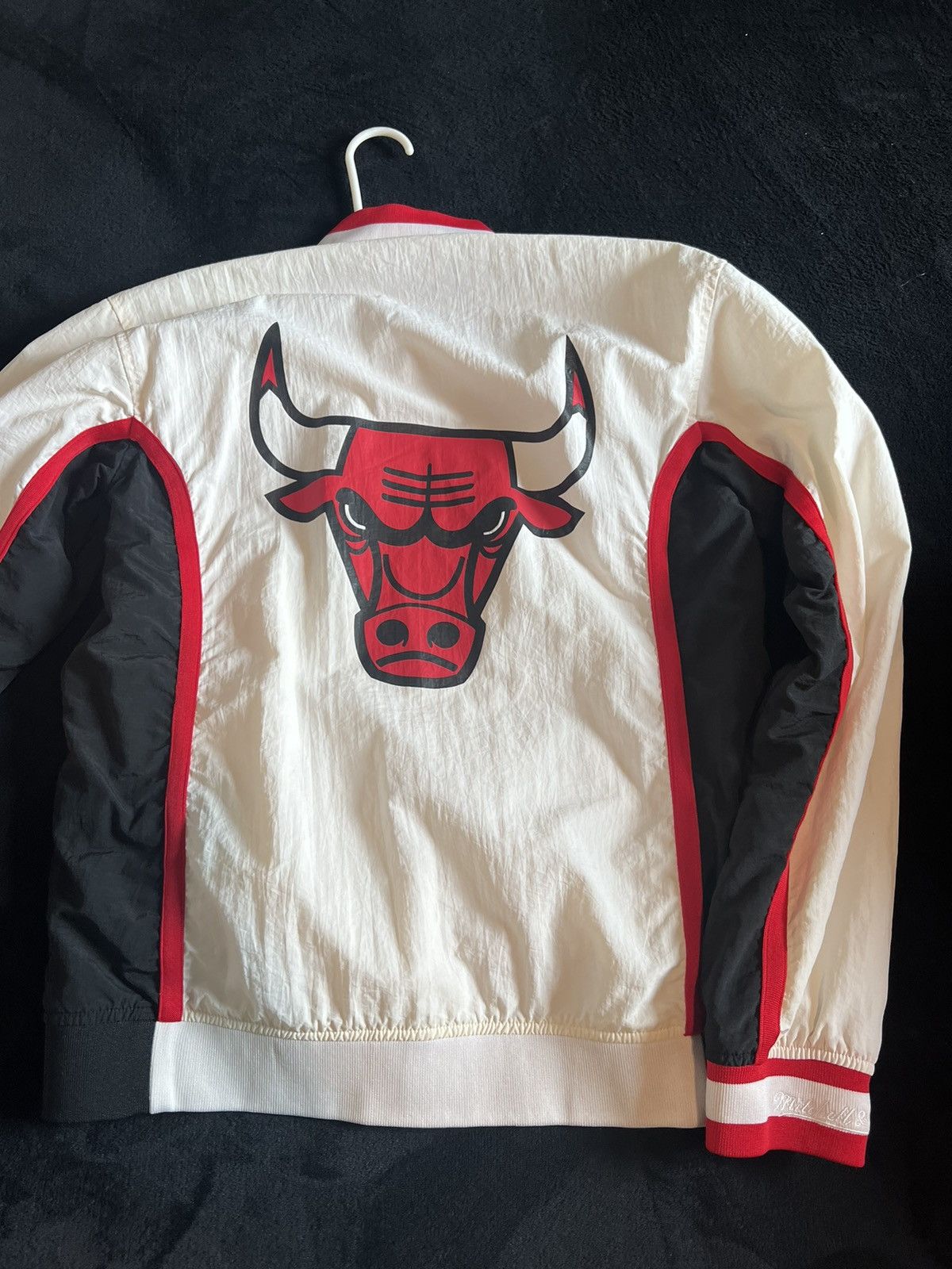 Mitchell & Ness Chicago Bulls 1992/93 Authentic Full-Snap Warmup Jacket Size US S / EU 44-46 / 1 - 4 Thumbnail