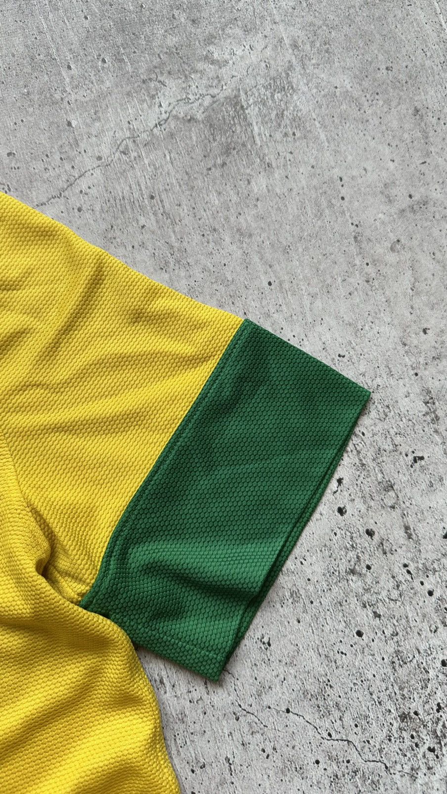 Nike 2012 Nike Brazil Ronaldinho #10 Vintage Soccer Jersey Size US S / EU 44-46 / 1 - 5 Thumbnail