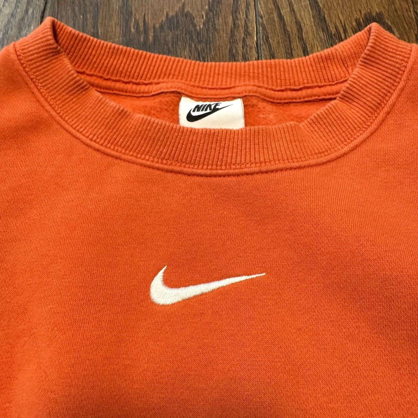 Nike VINTAGE Nike Y2K Crewneck Orange Crop Top Sweatshirt Center Swoosh Embroidered Small Size S / US 4 / IT 40 - 3 Thumbnail