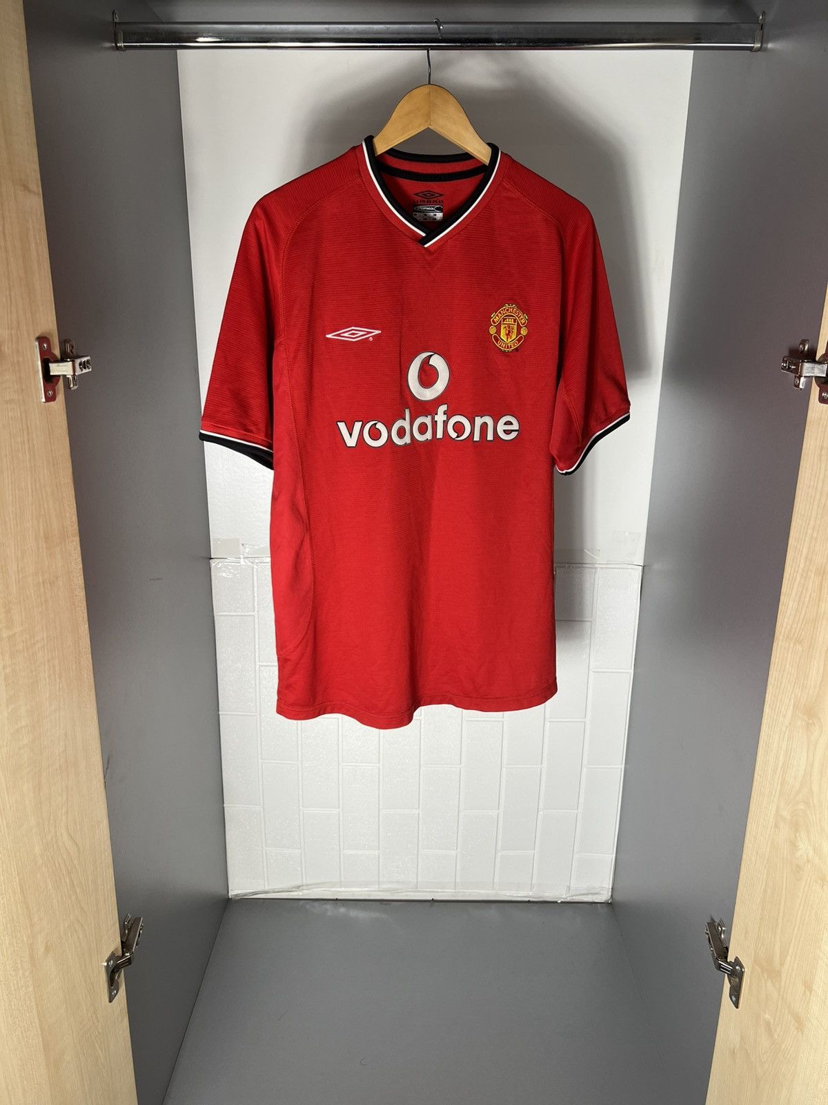 Umbro VINTAGE UMBRO FC MANCHESTER UNITED ENGLAND SOCCER JERSEY 90s Size US L / EU 52-54 / 3 - 3 Thumbnail