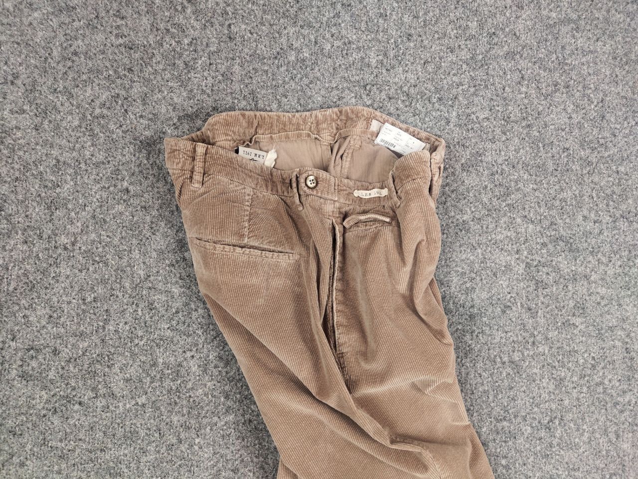 L.B.M. 1911 LBM 1911 Italy Design Beige Corduroy trouser Casual Pants Size US 34 / EU 50 - 11 Thumbnail