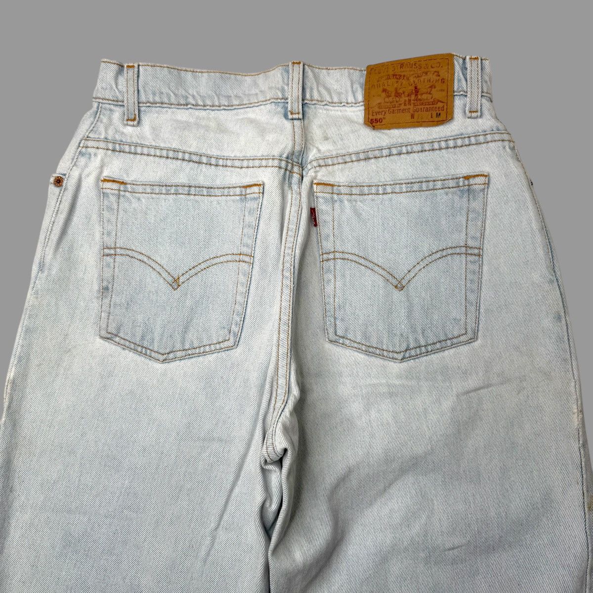 Levi's × Vintage Vintage faded 1990s Levi’s 550 jeans Size US 30 / EU 46 - 4 Thumbnail