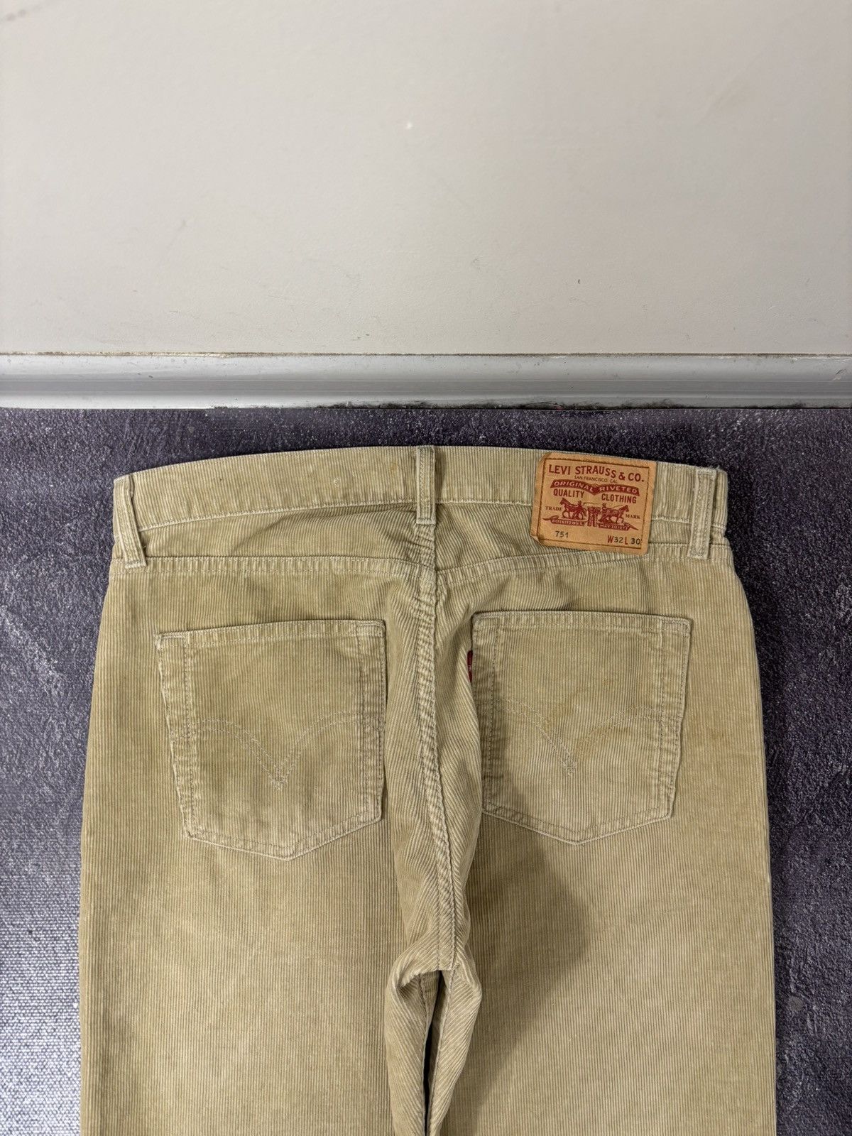 Levi's Vintage Levi’s 751 Men’s Beige Mustard Corduroy Baggy Pants Size US 32 / EU 48 - 5 Thumbnail