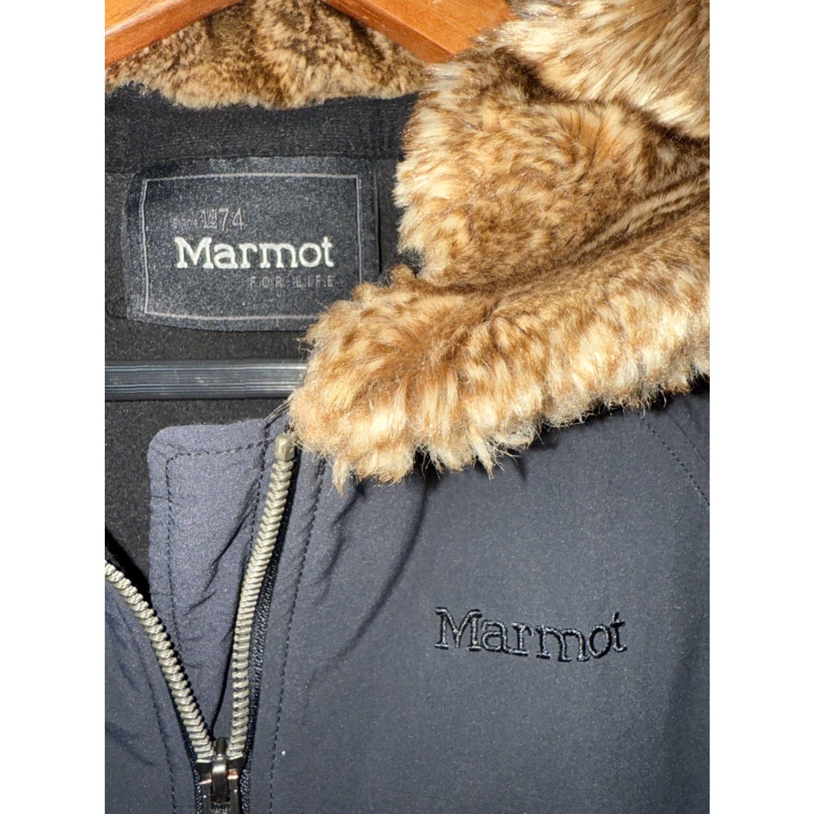 Marmot Marmot Jacket Womens S Black Faux Fur Lined Hooded Softshell Zip Outdoor Casual Logo Fur Trim"} Size S / US 4 / IT 40 - 2 Thumbnail