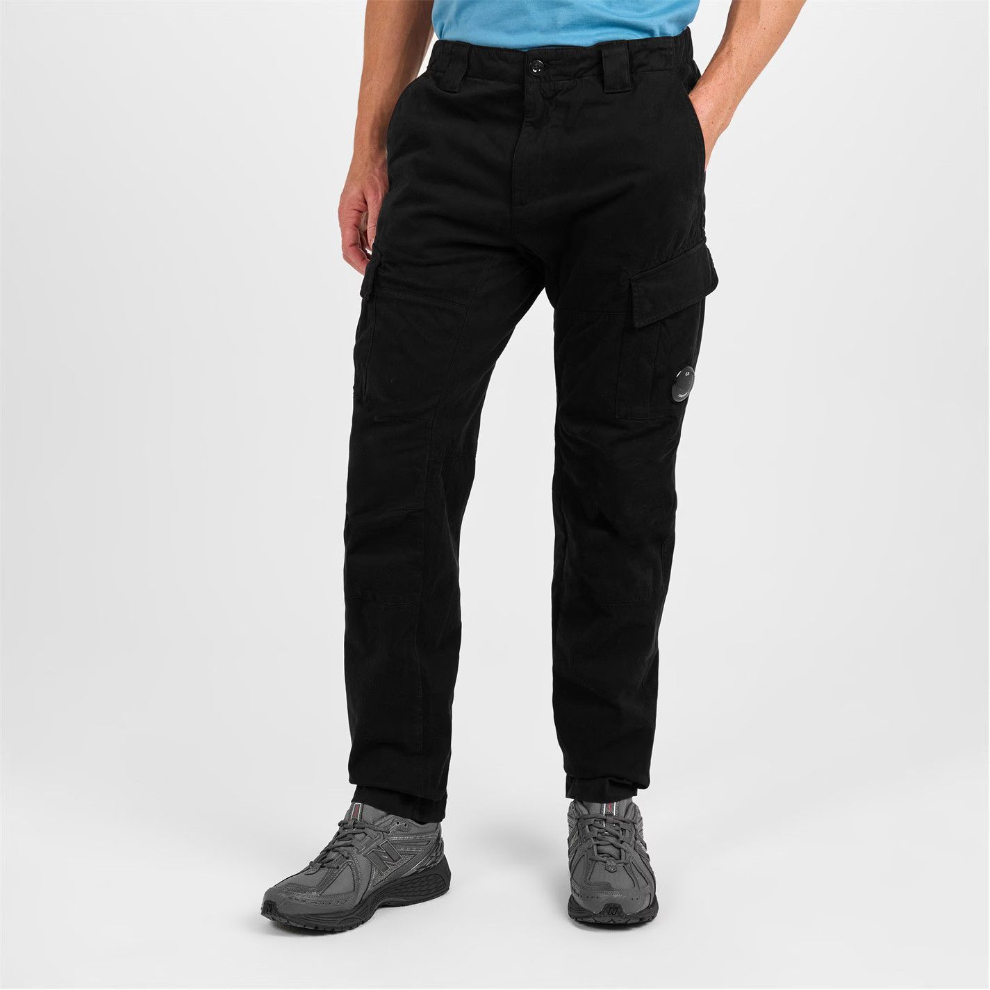 C.P. Company o1g2r1mq0426 Lens Cargo Trousers in Black Size US 36 / EU 52 - 3 Thumbnail