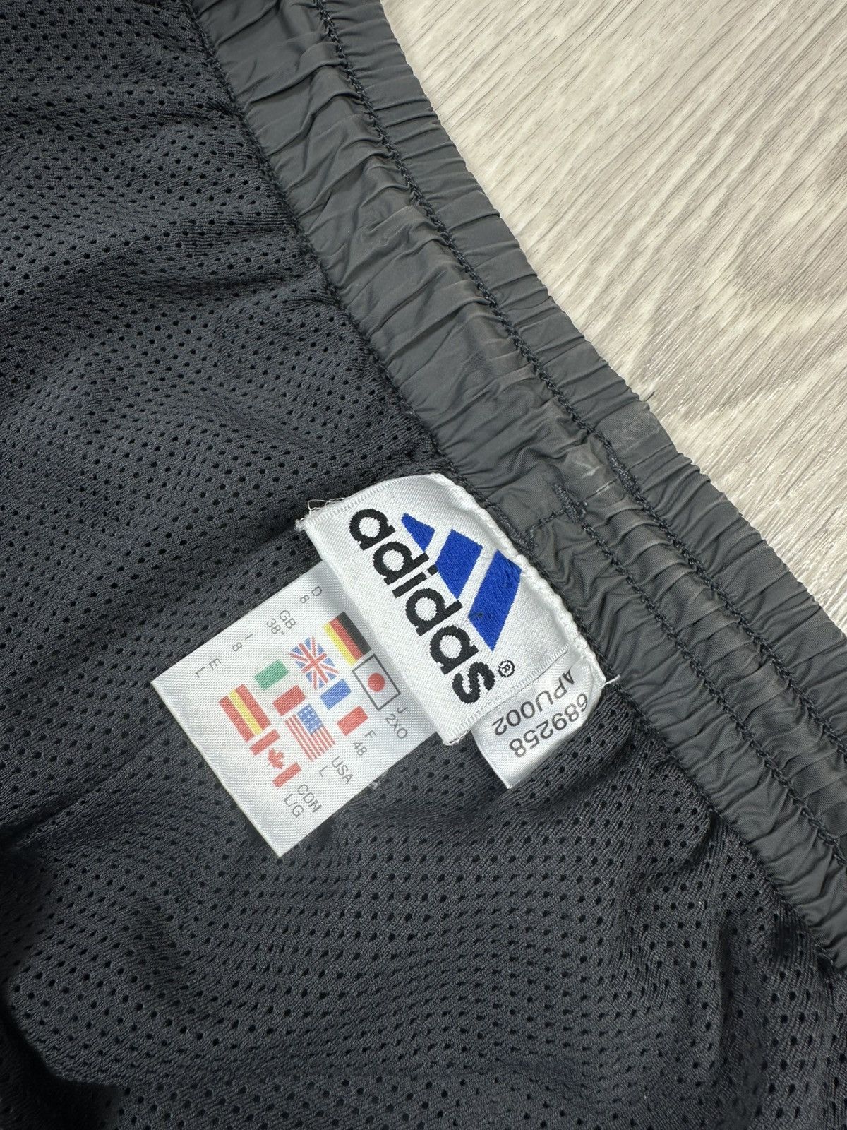 Adidas × Vintage Vintage Adidas 90s Suit T-Shirts and Shorts Y2K Size US L / EU 52-54 / 3 - 14 Thumbnail