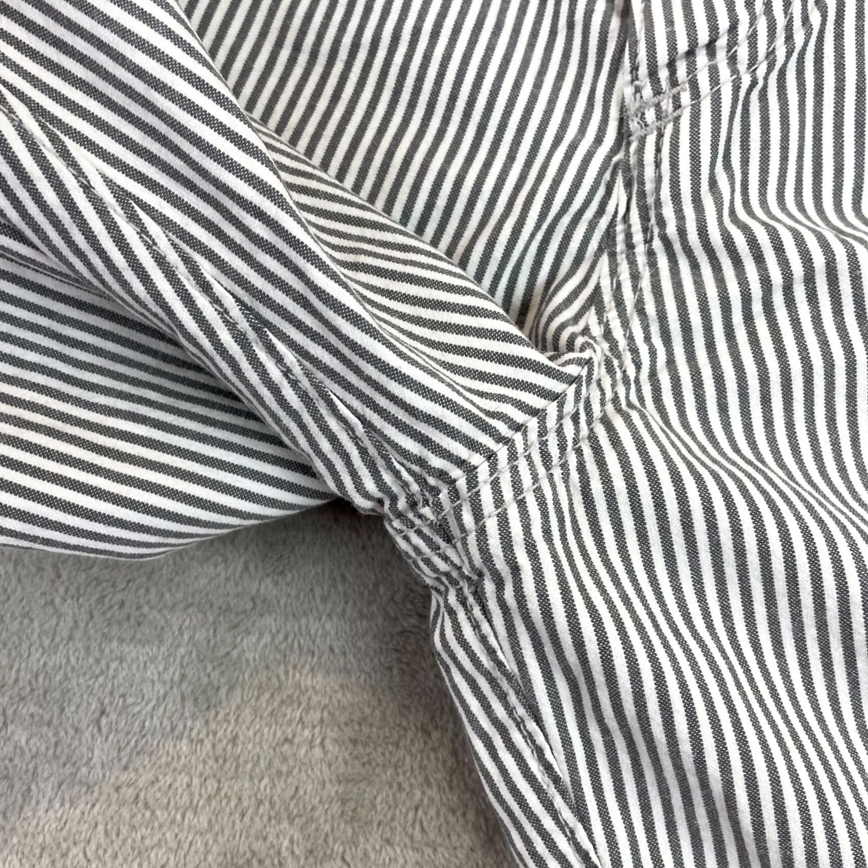 Abercrombie & Fitch Abercrombie & Fitch Shorts Mens 30 Gray Hickory Striped Button Fly Preppy 8" Size US 30 / EU 46 - 5 Thumbnail